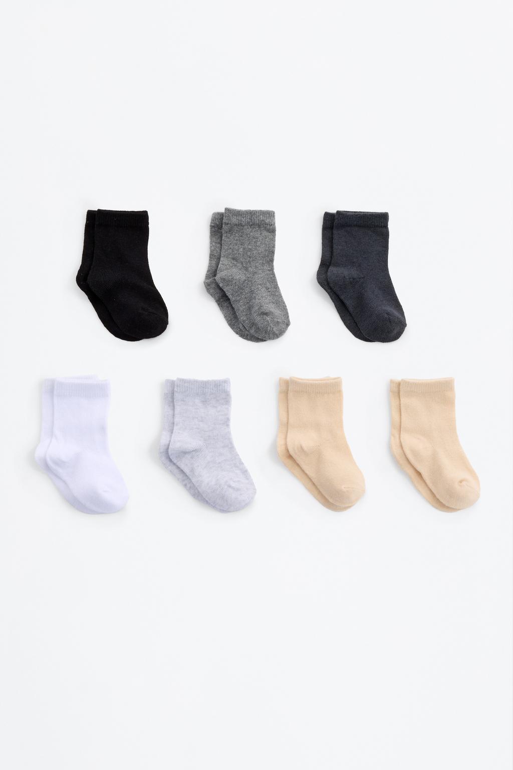7-pack of plain long socks