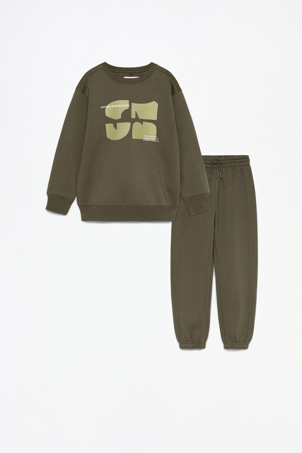 Tracksuit sweatshirt and bottoms set