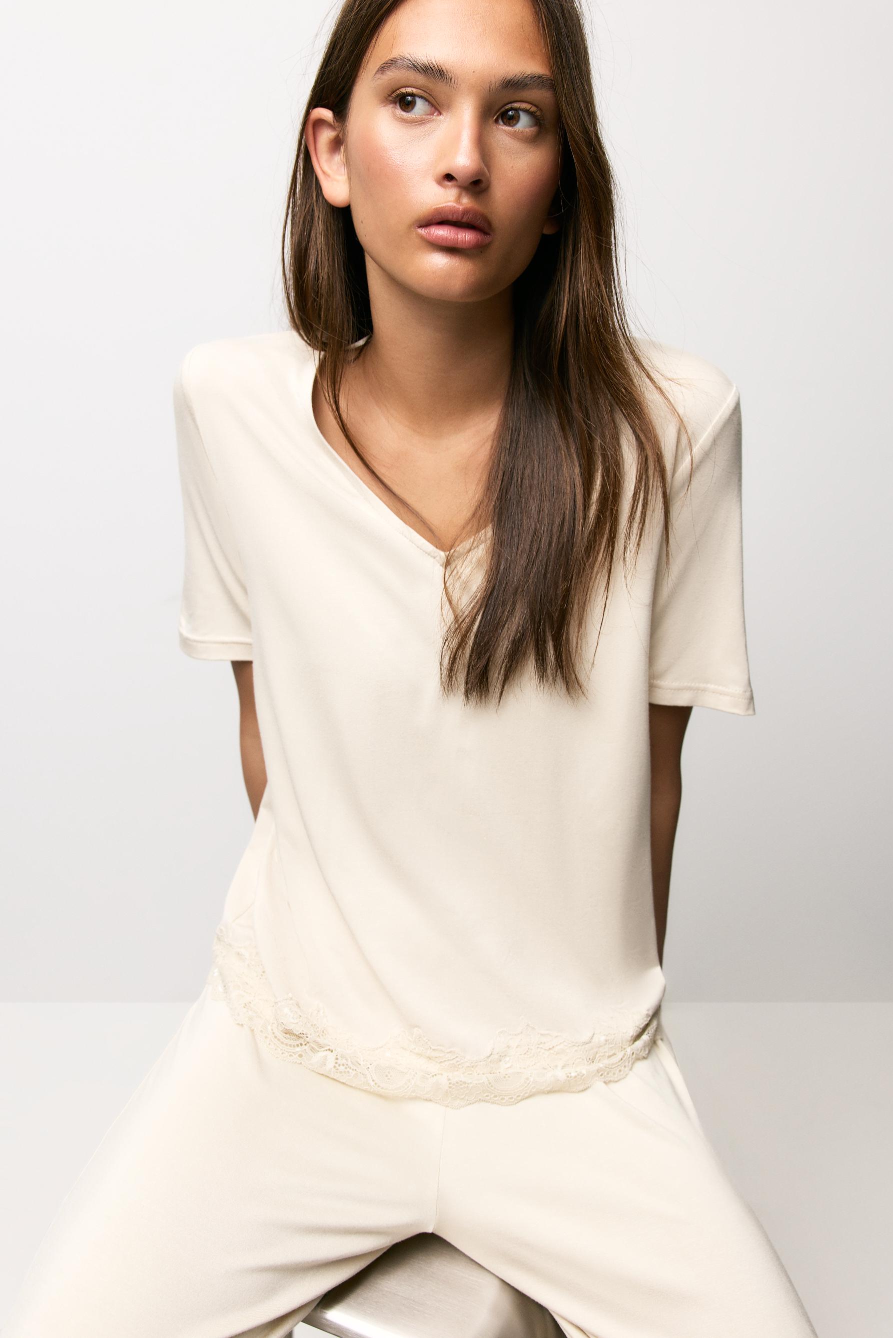 Flowing lace pyjamas — SAND