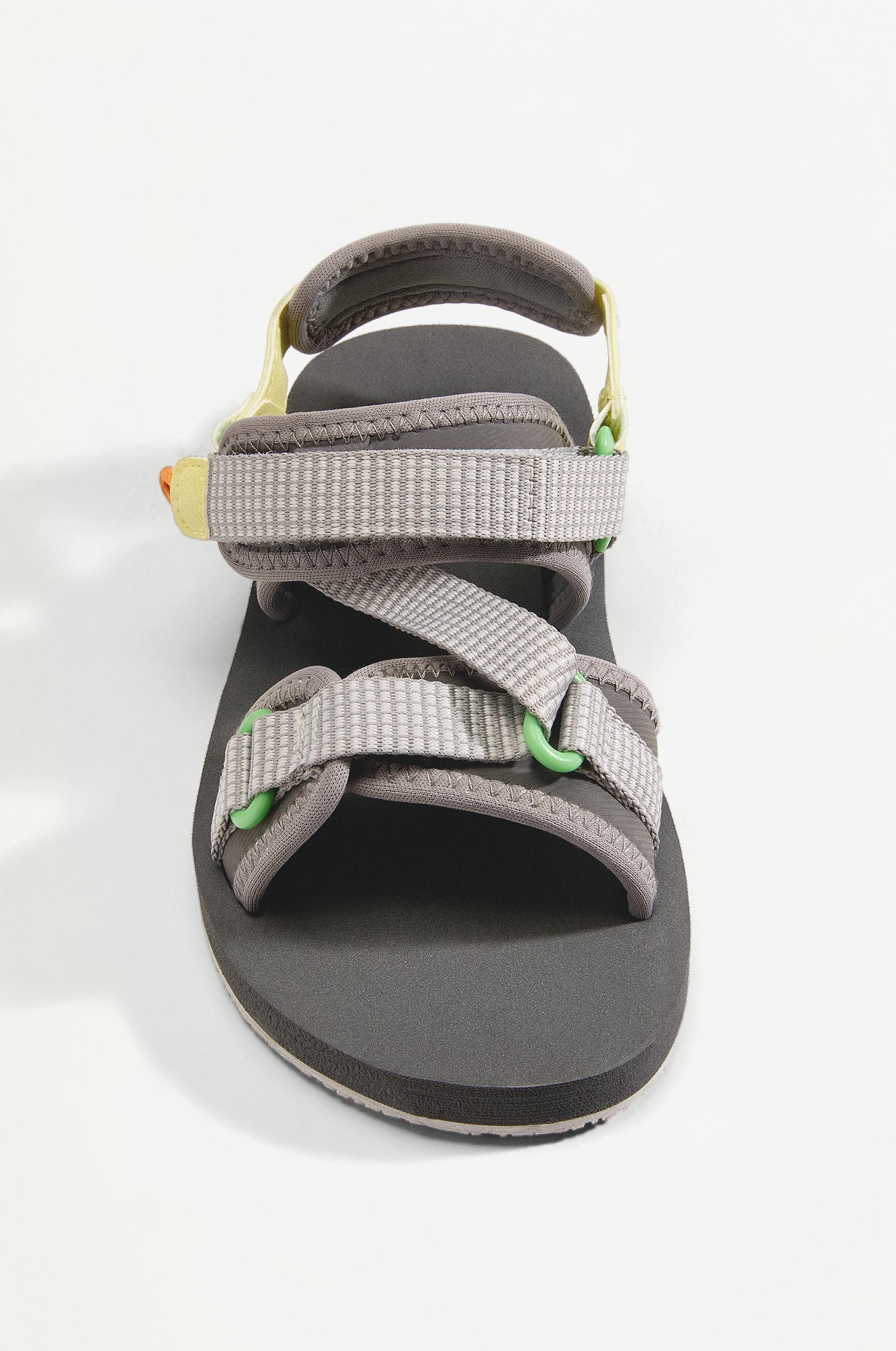 SPORT SANDAL — GREY