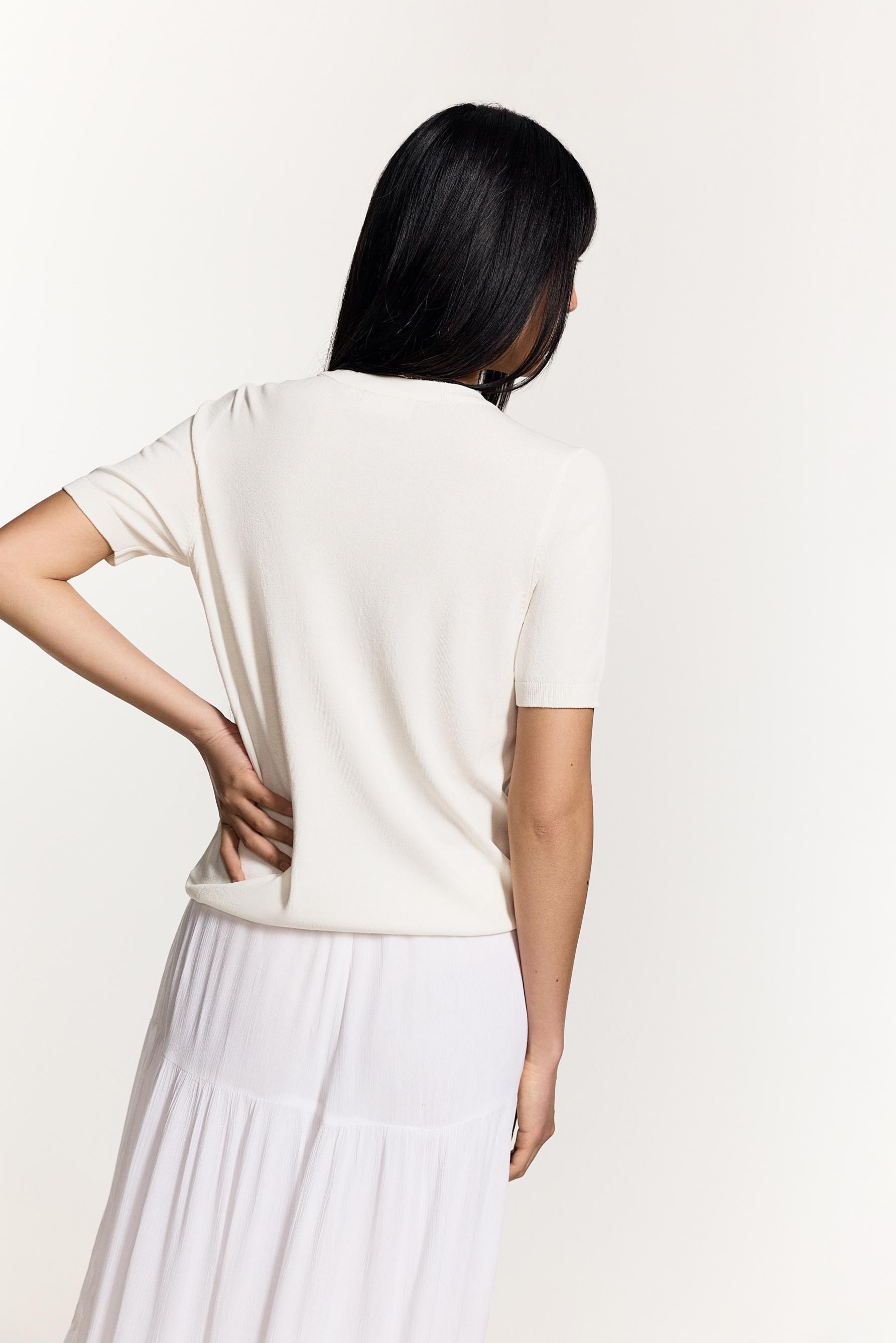 Basic knit top — WHITE