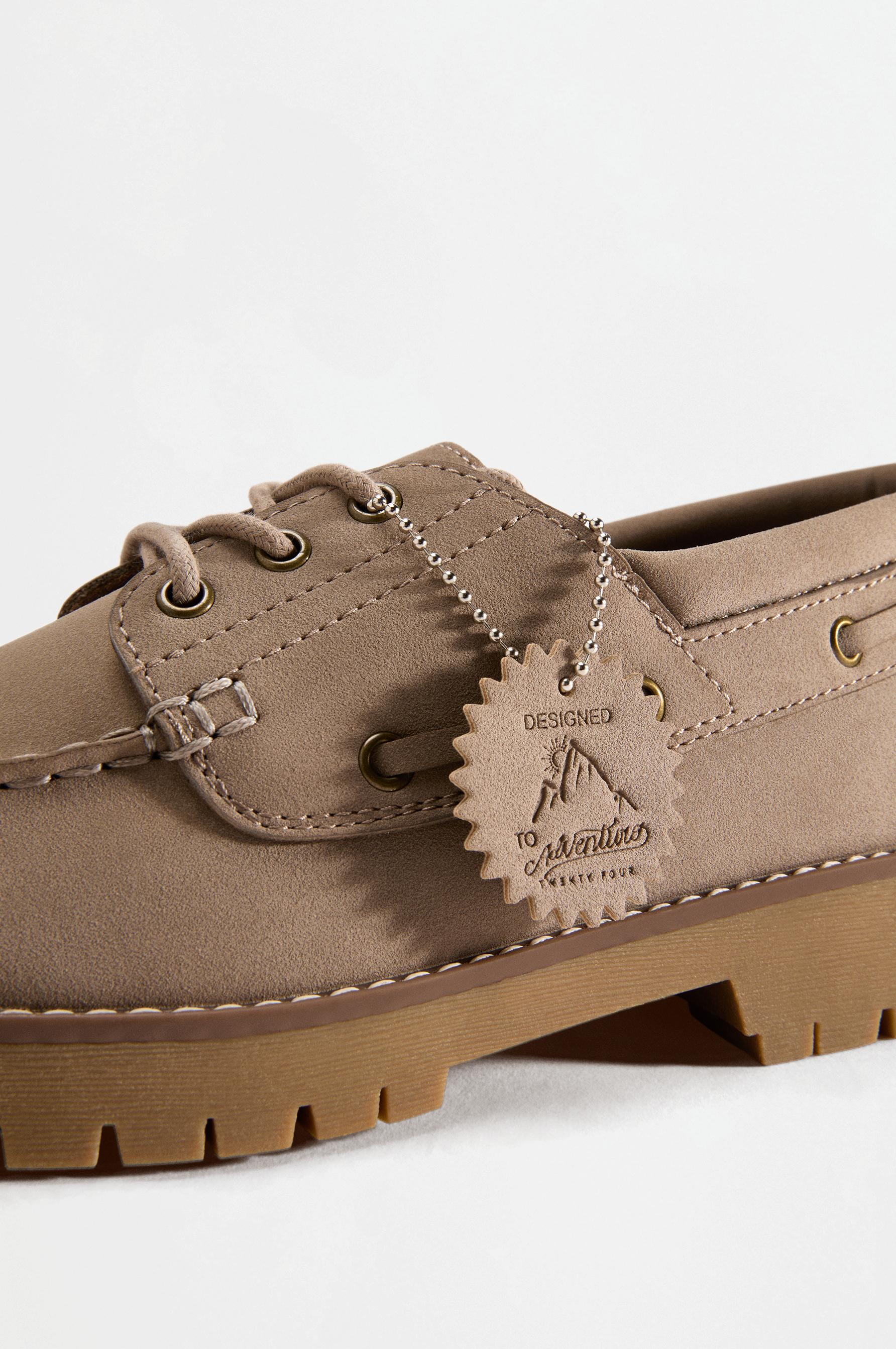Boat shoes — BEIGE