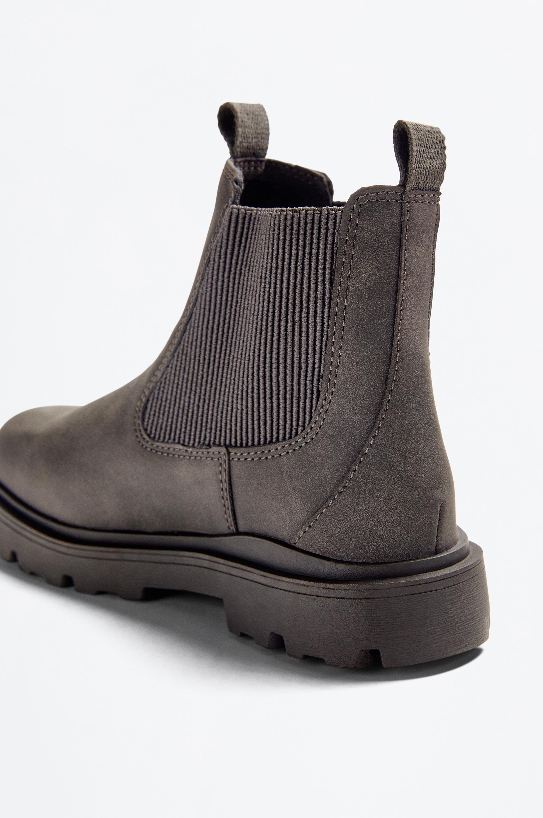 Chelsea boots — BLACK