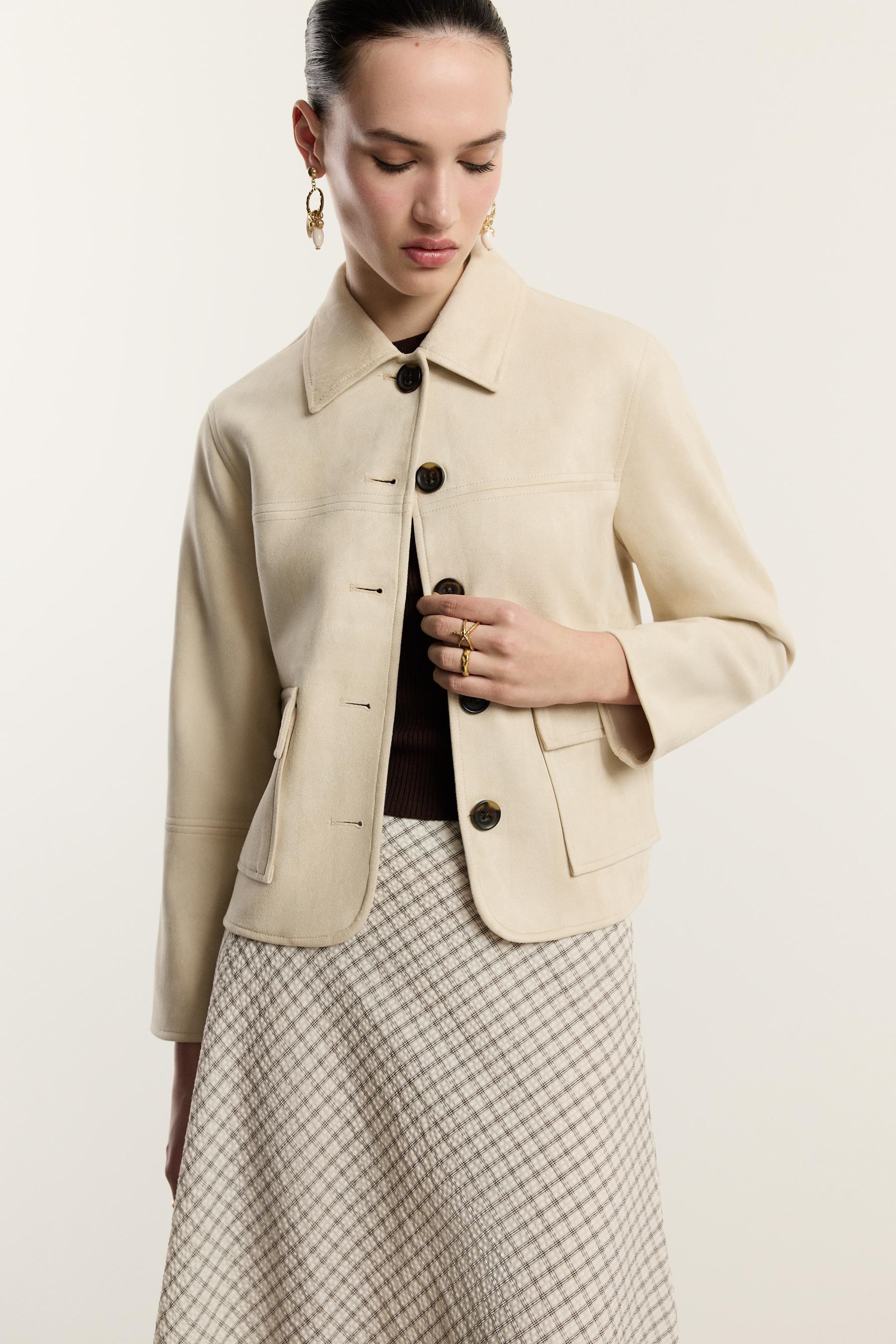 Chaqueta corta efecto ante