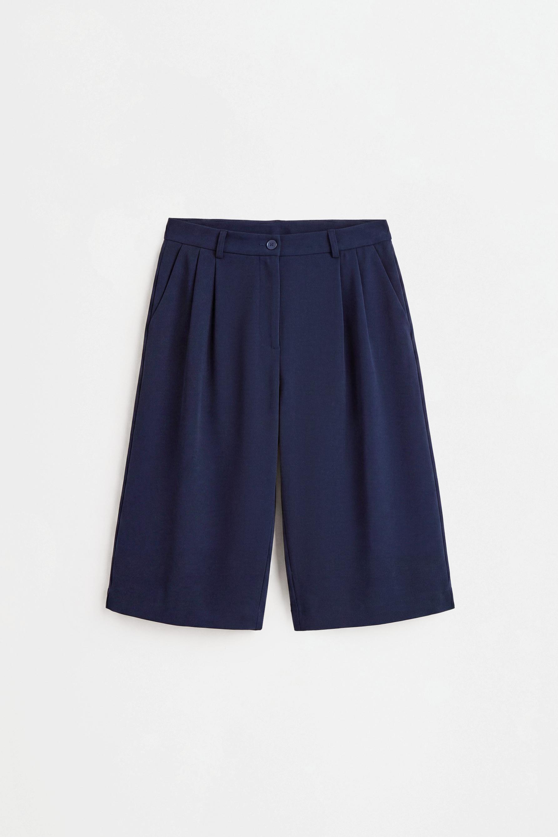 Flowing Bermuda shorts with pleats — DARK NAVY