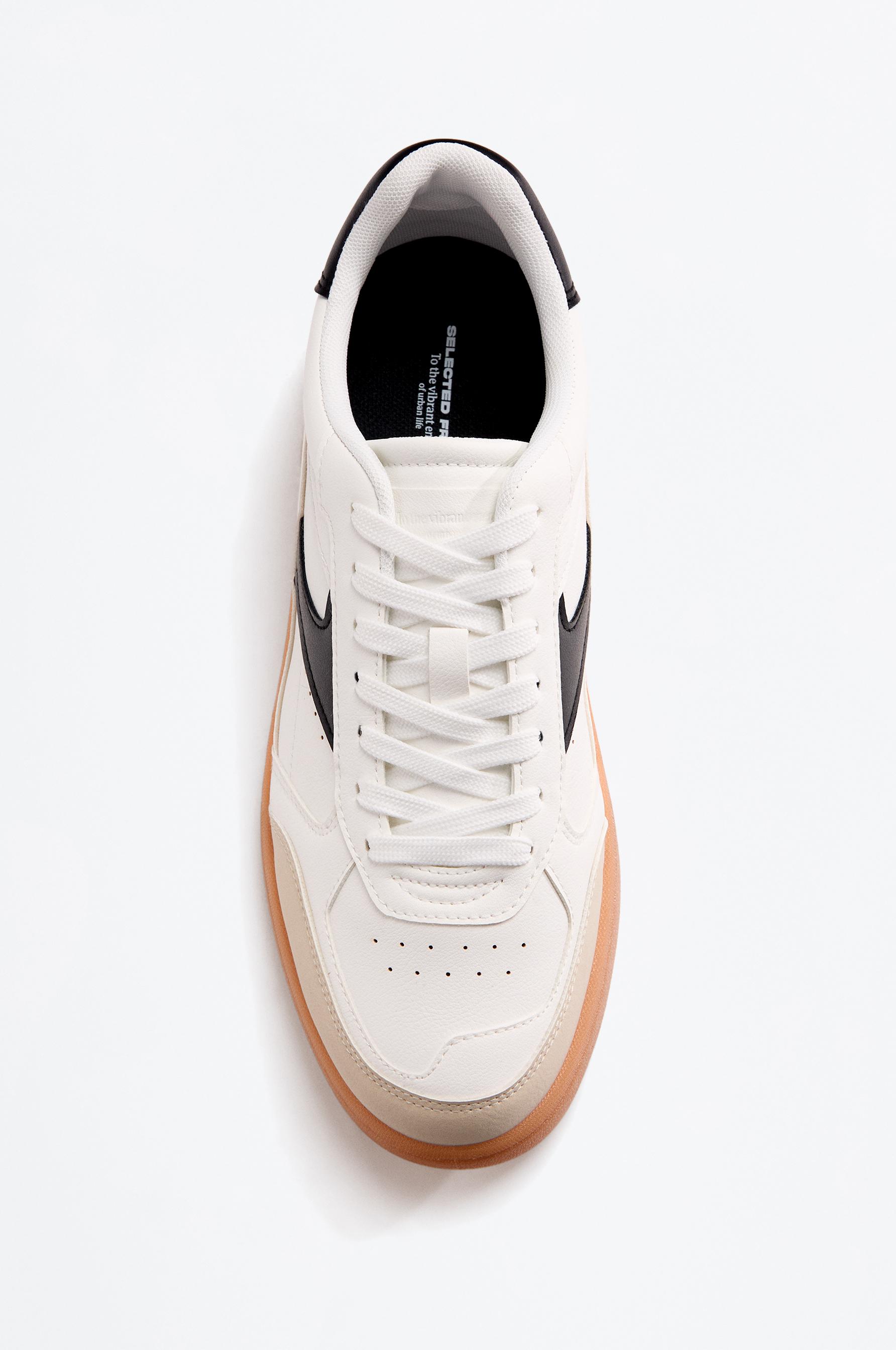 CARAMEL FLAT SLIPPERS — BLACK