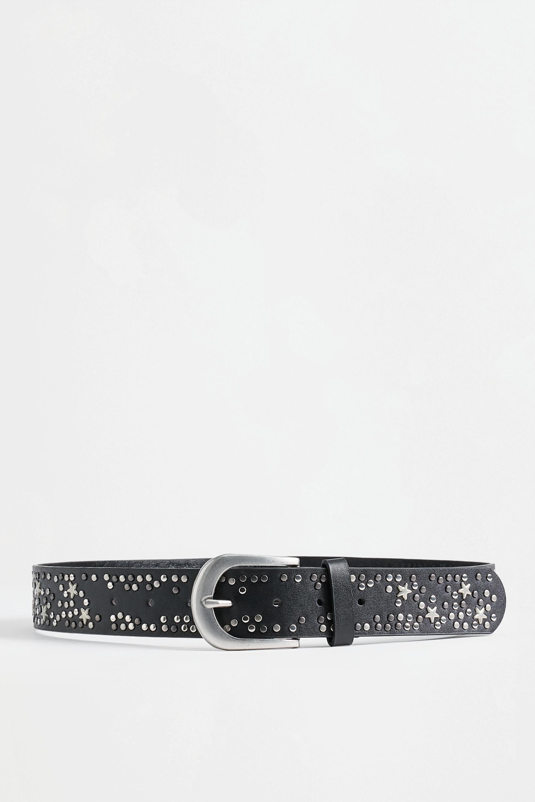 Cinturón con estrellas y tachas