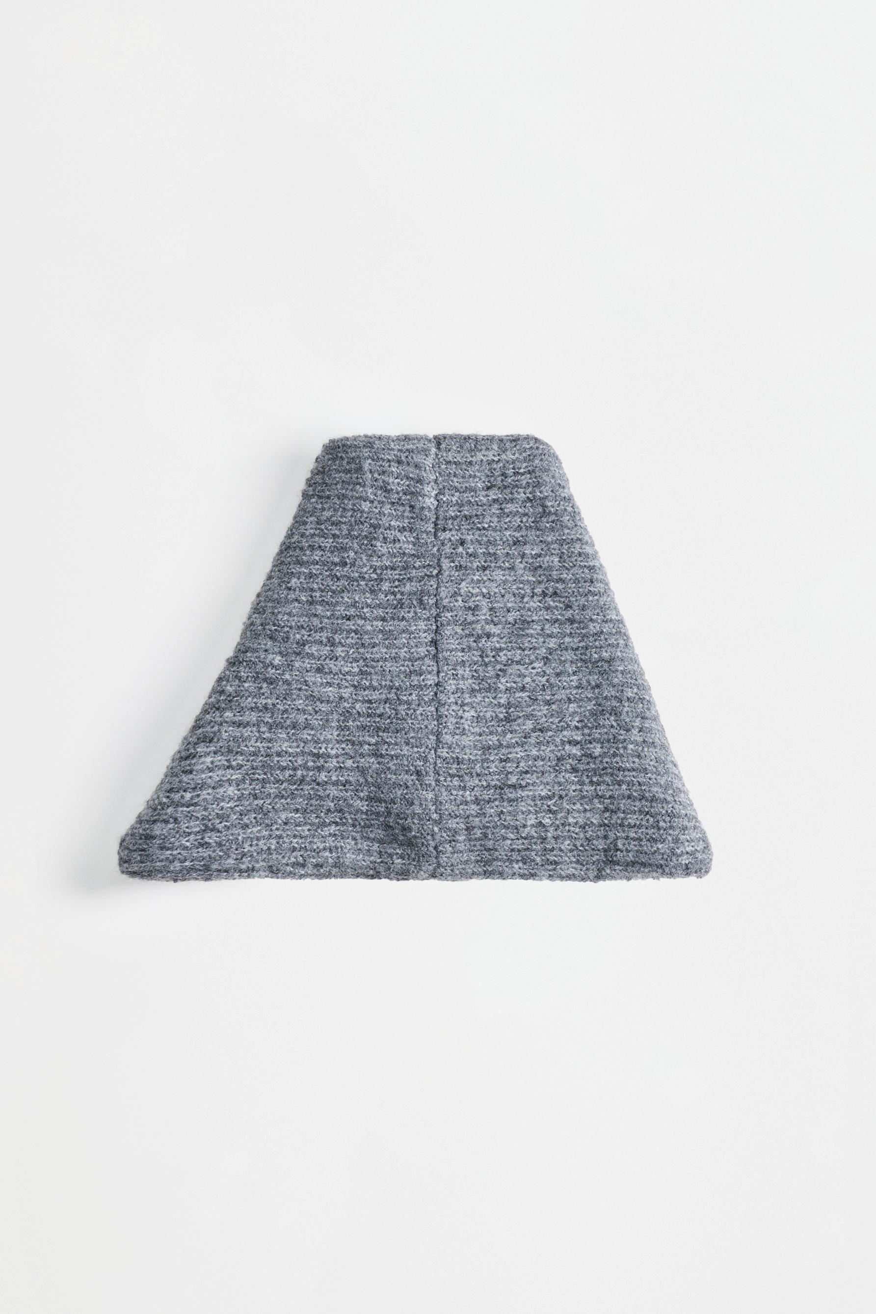 Ribbed knit snood — GREY