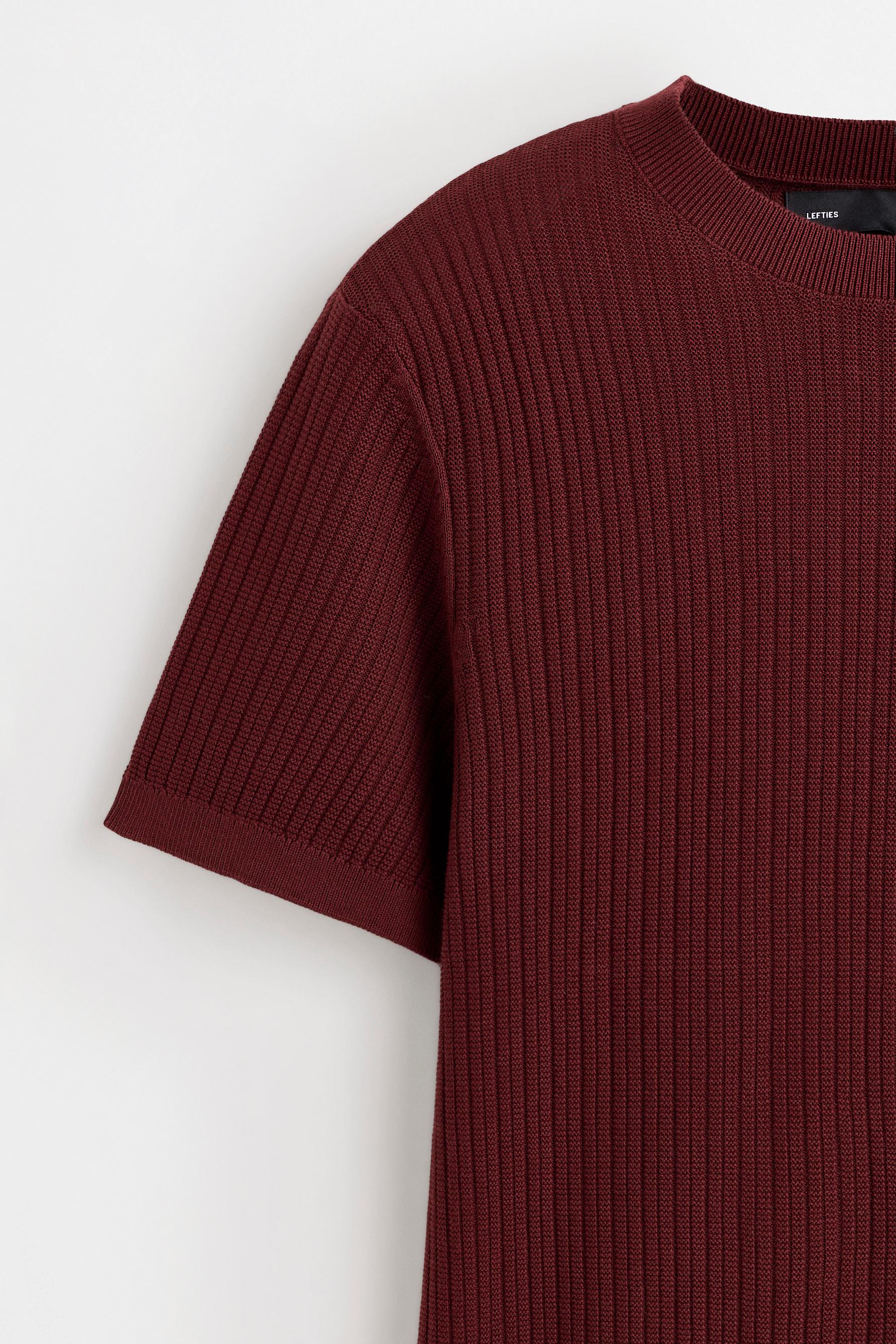Ribbed knit T-shirt — MAROON