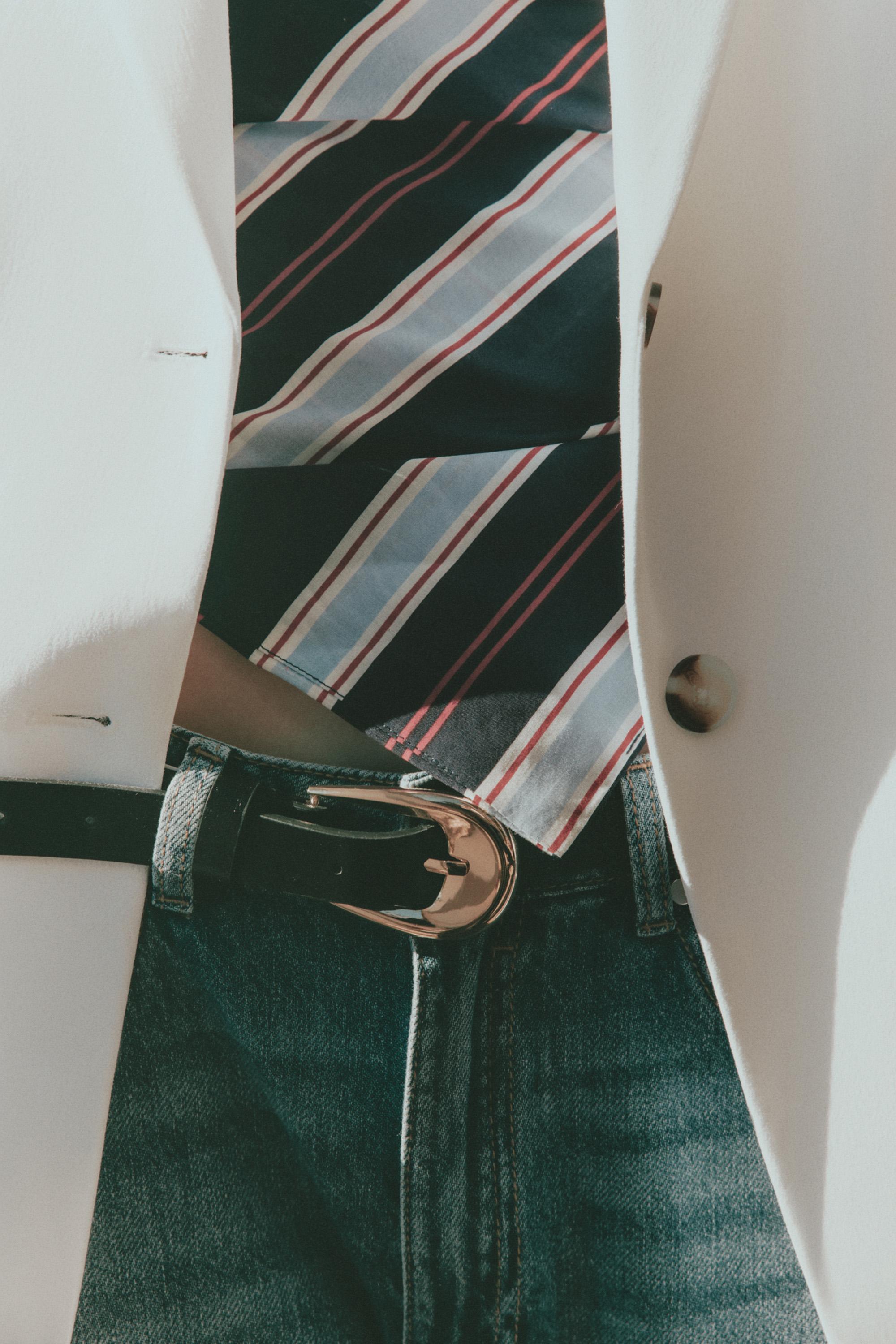 Thin oval buckle belt — BLACK