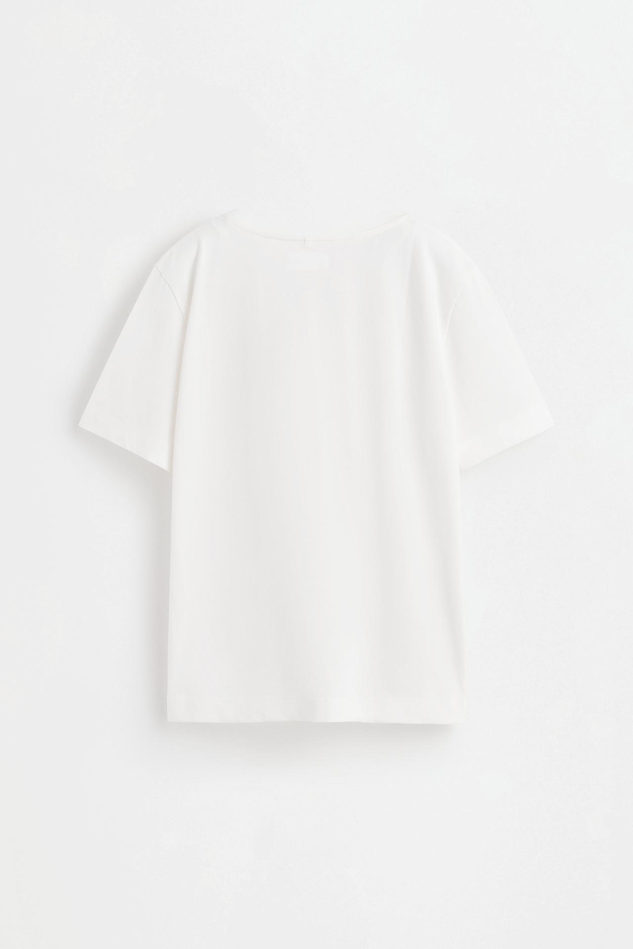Basic V-neck T-shirt — BLACK