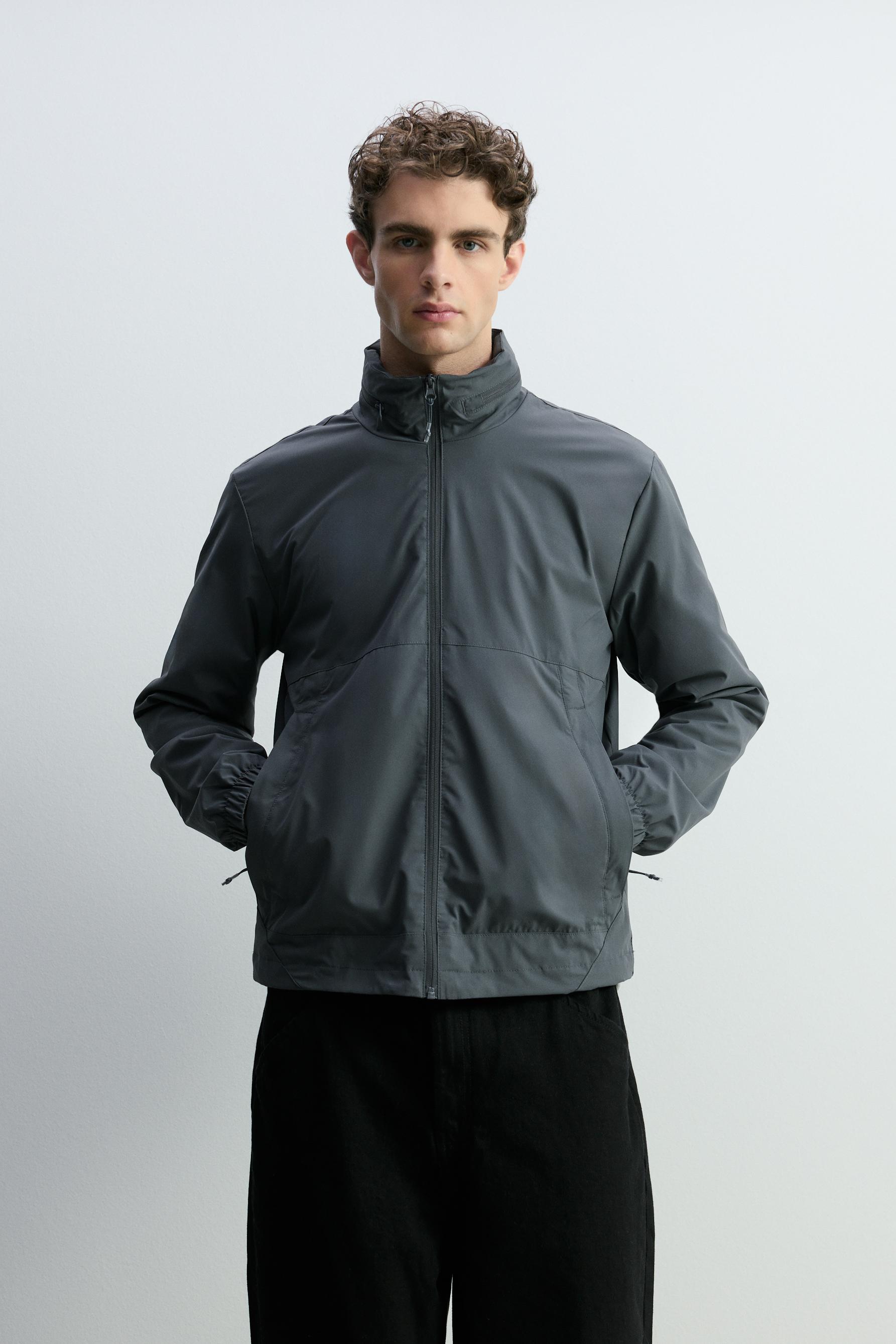 Cortavientos cuello subido