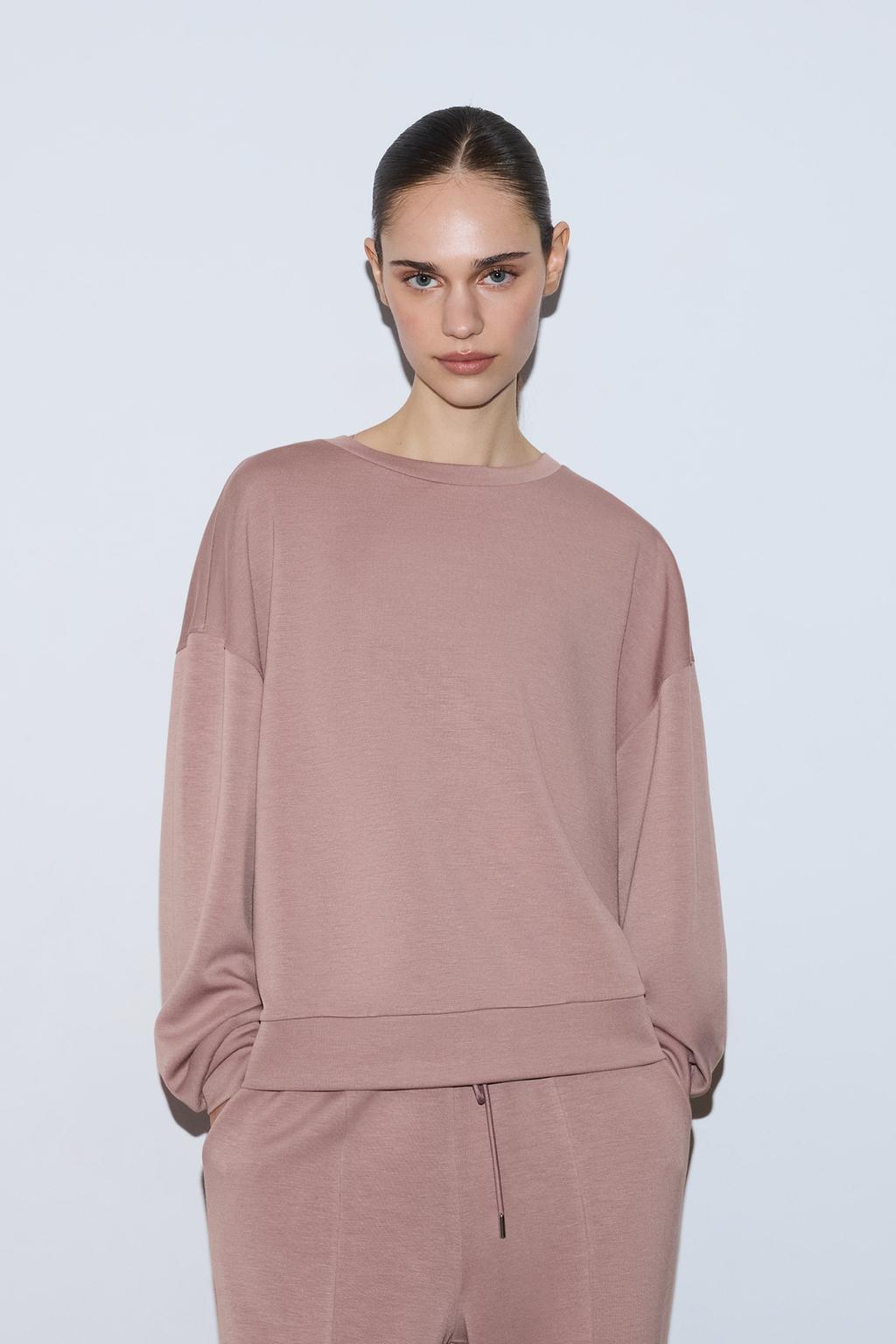 Flowing plush sweatshirt