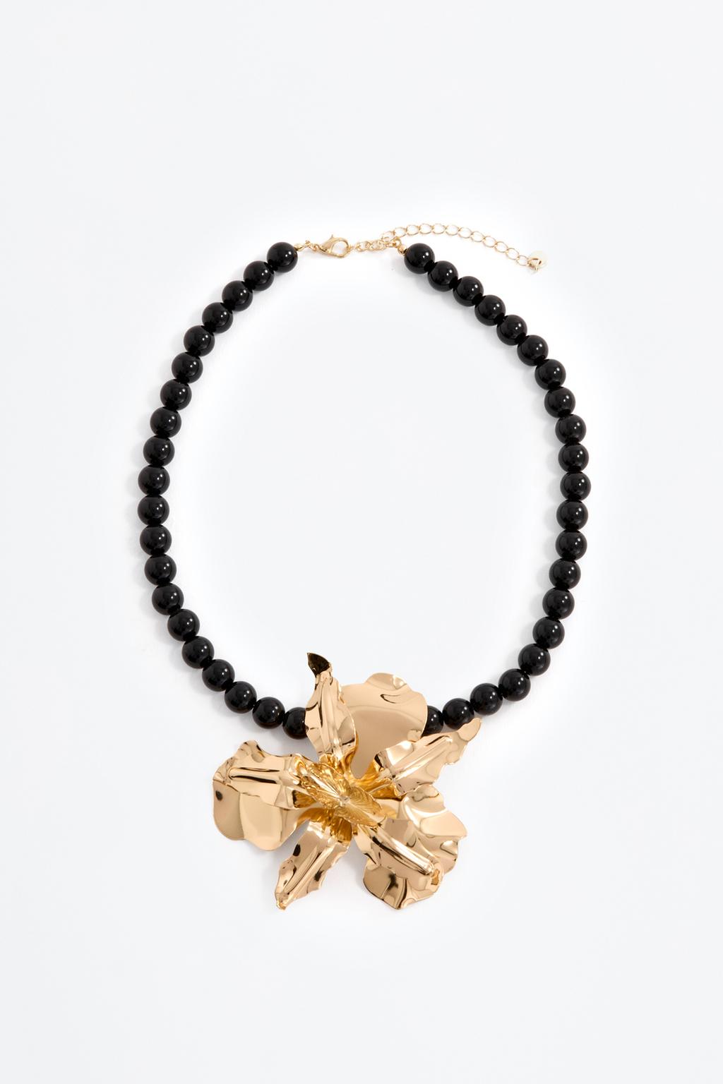 Metallic flower necklace
