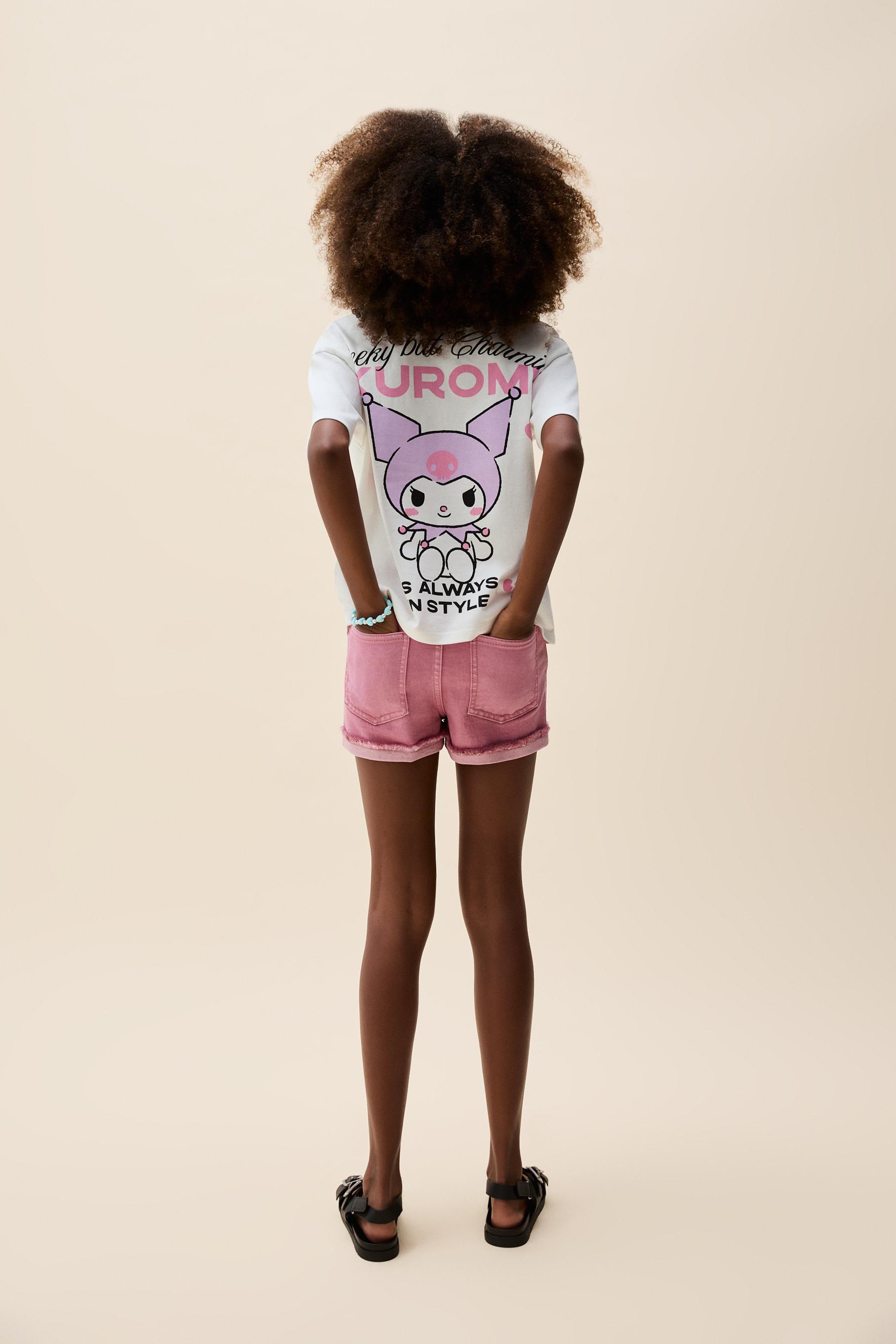 Camiseta Kuromi Hello Kitty ©SANRIO maxiprint trasero