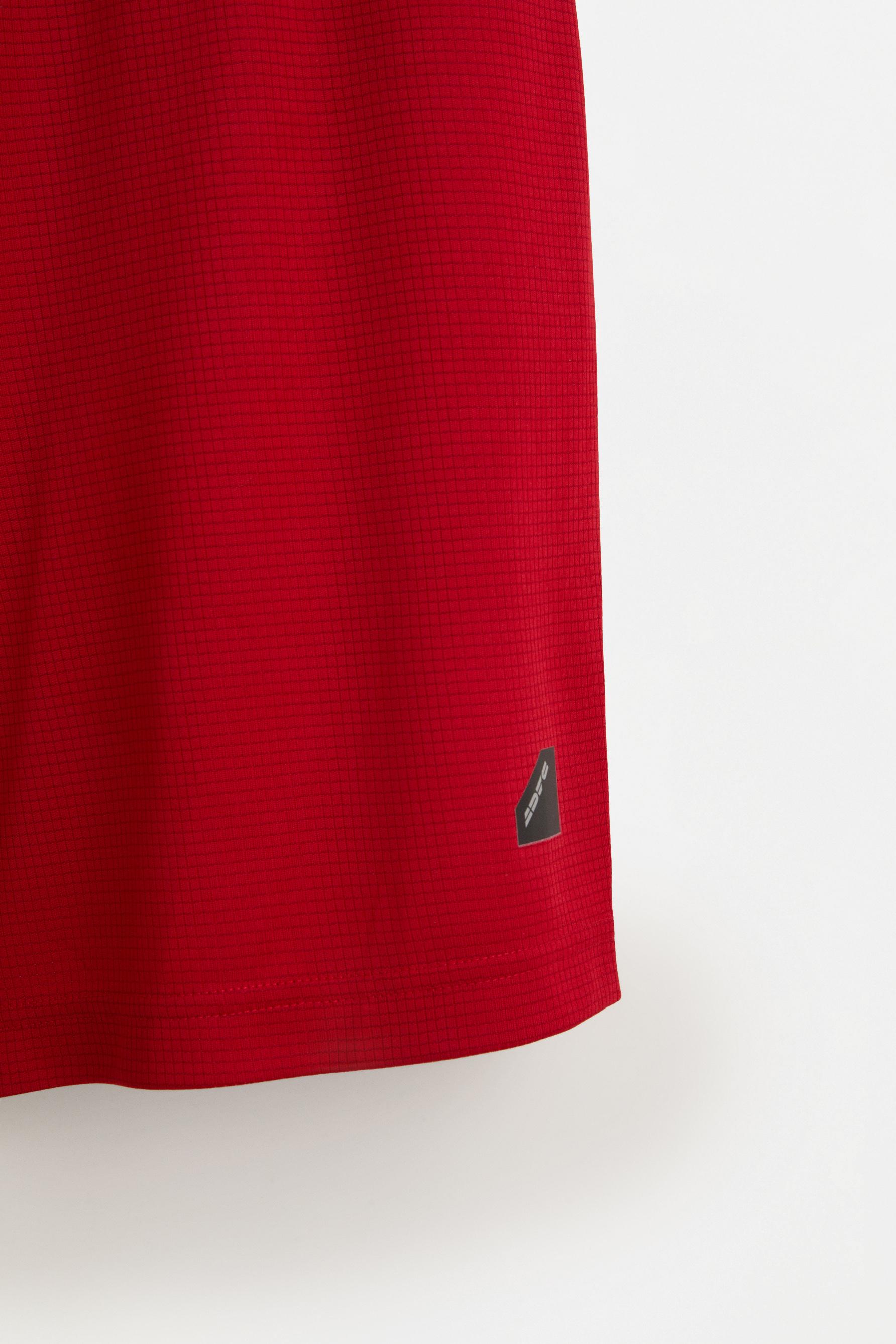 Bermuda sports shorts — RED