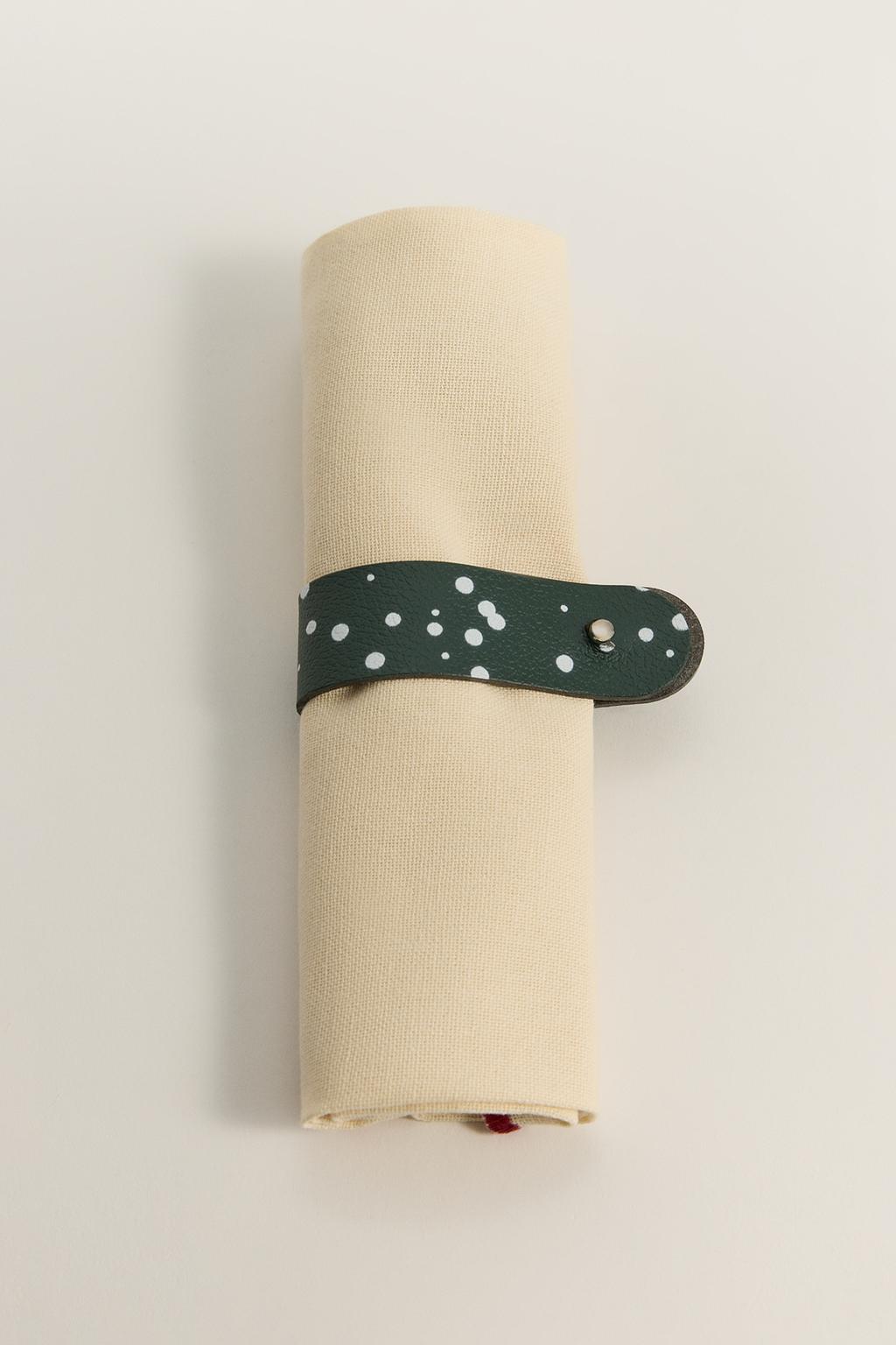 Pack of 4 leather napkin rings