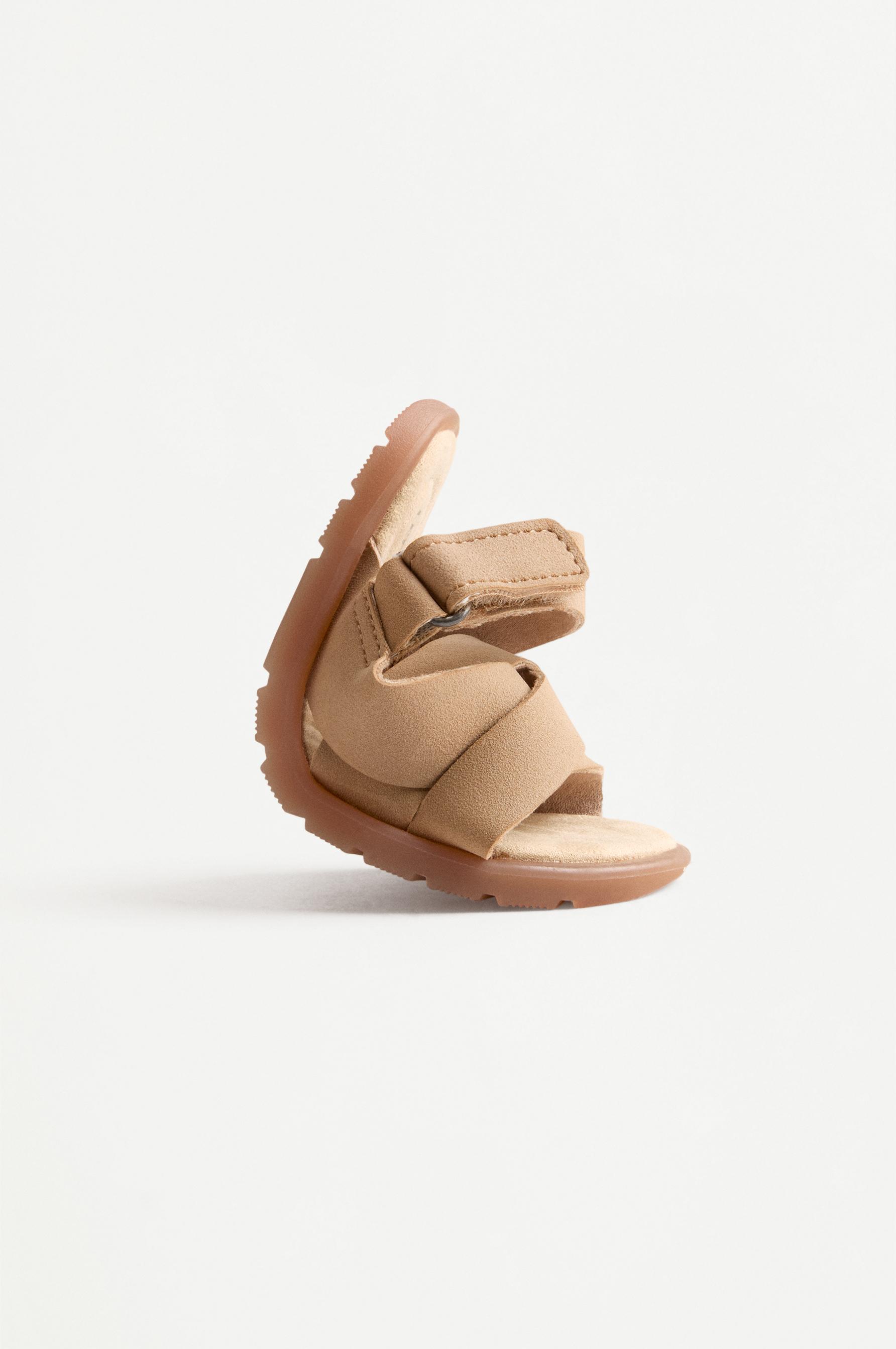 BAREFOOT STRAP SANDALS — BROWN