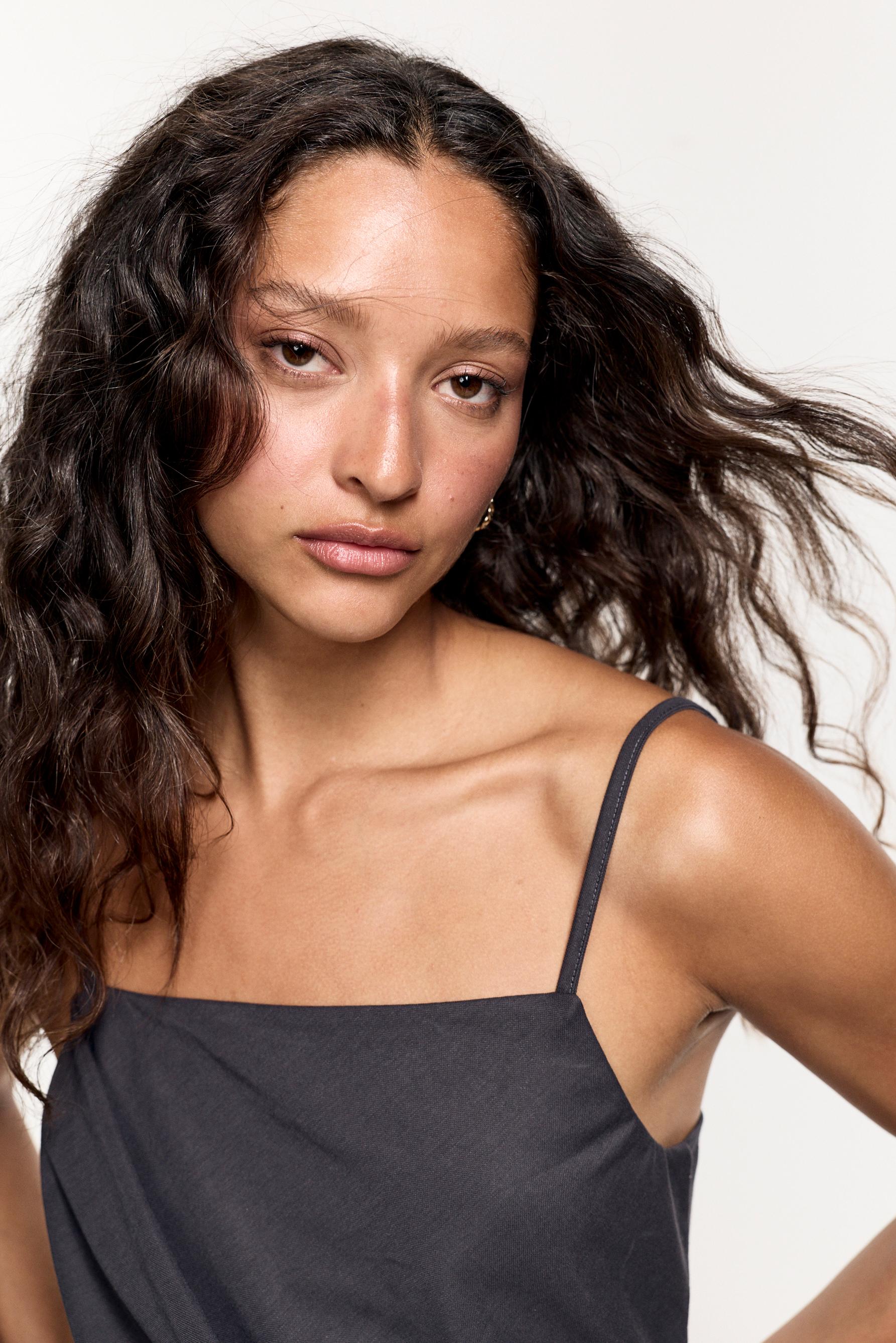 Flowing asymmetric top — ANTHRACITE GREY