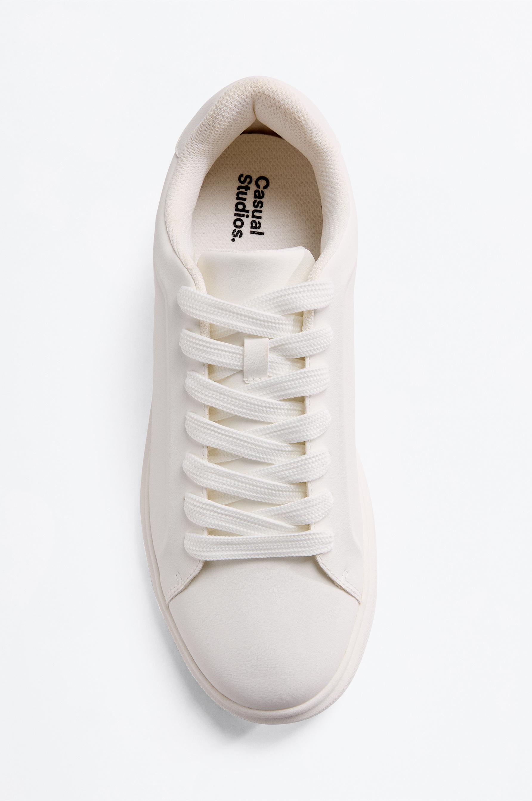 Casual sneakers — WHITE
