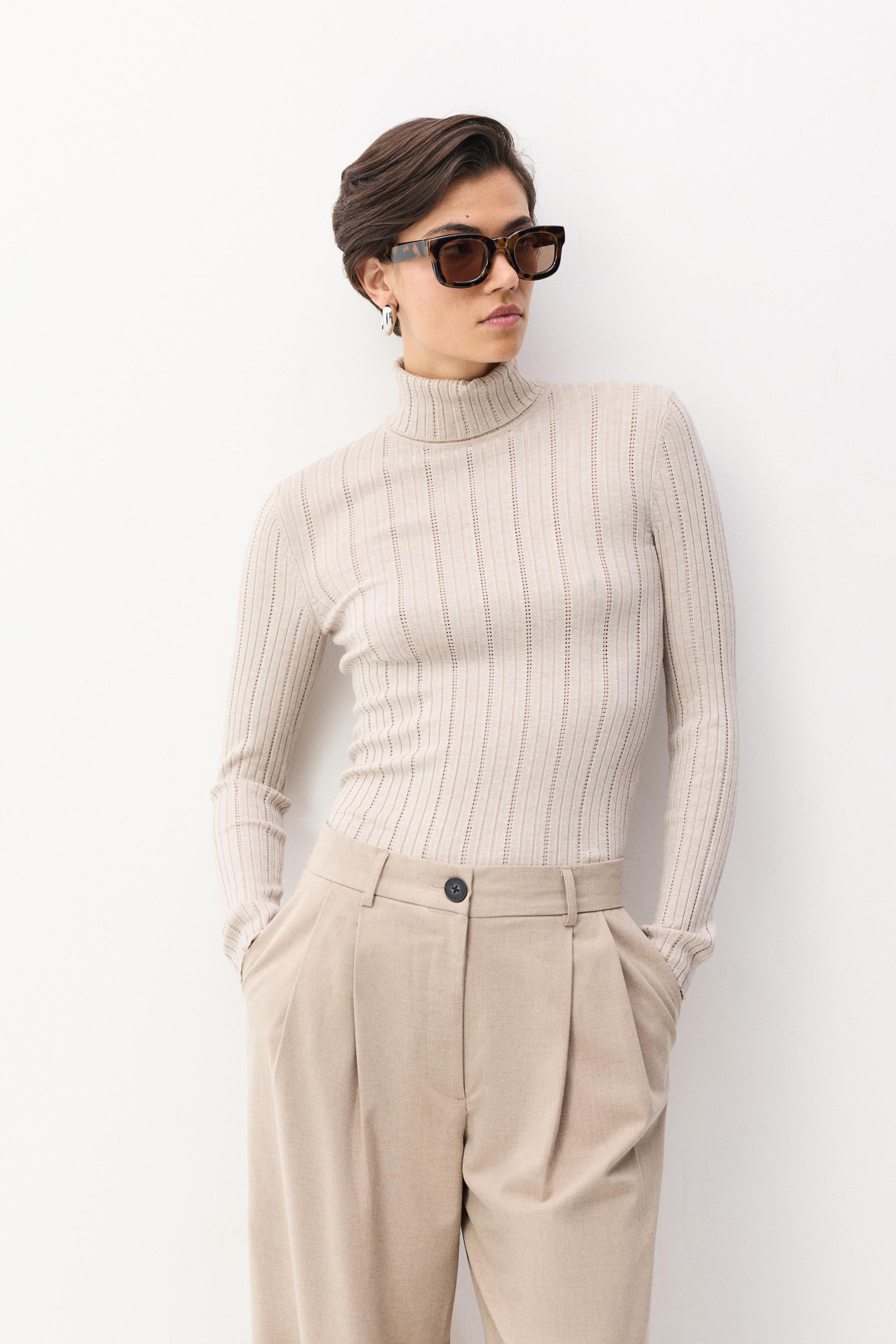 Jersey canalé cuello vuelto