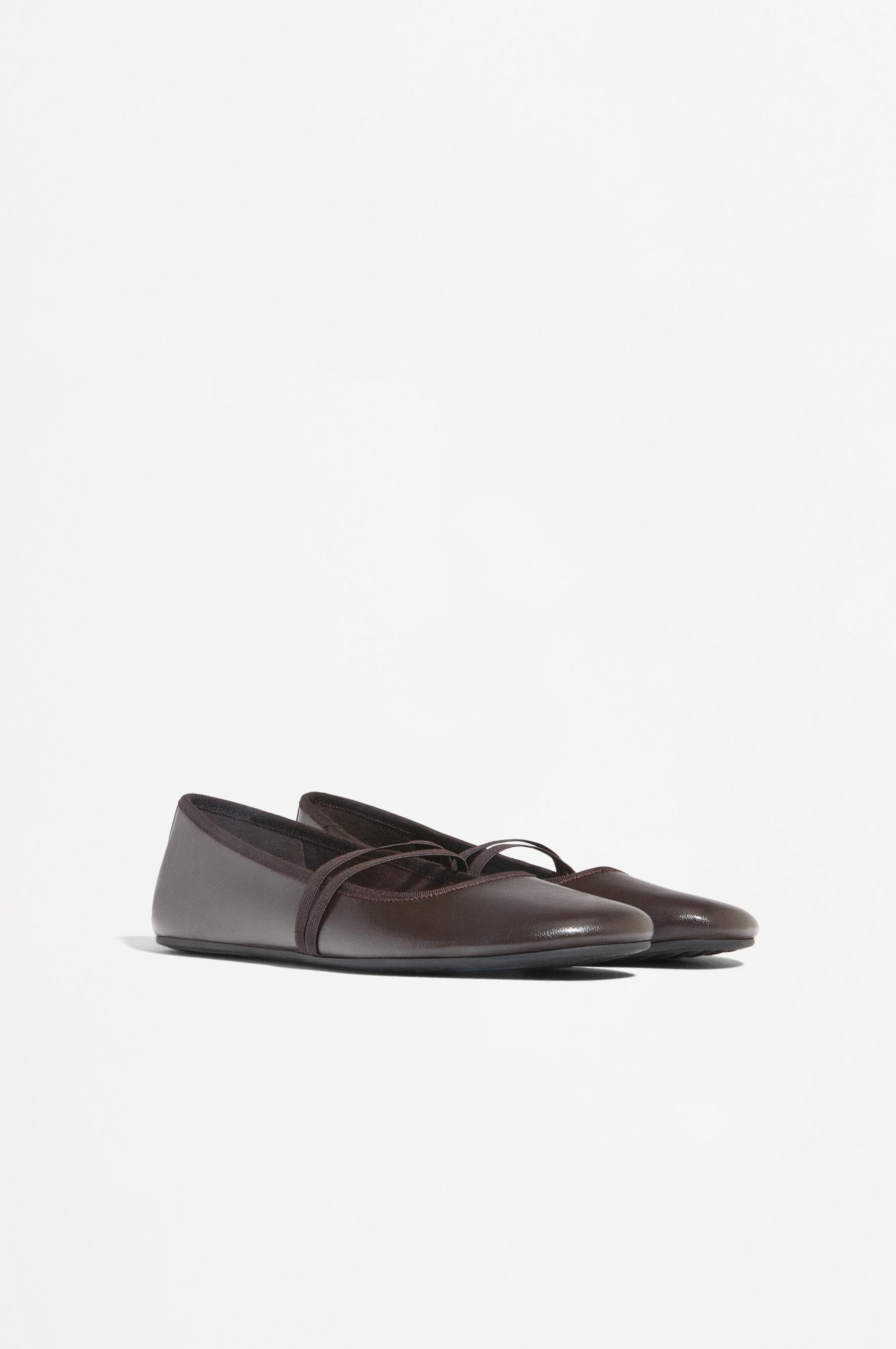 Barefoot ballerina flat — BROWN