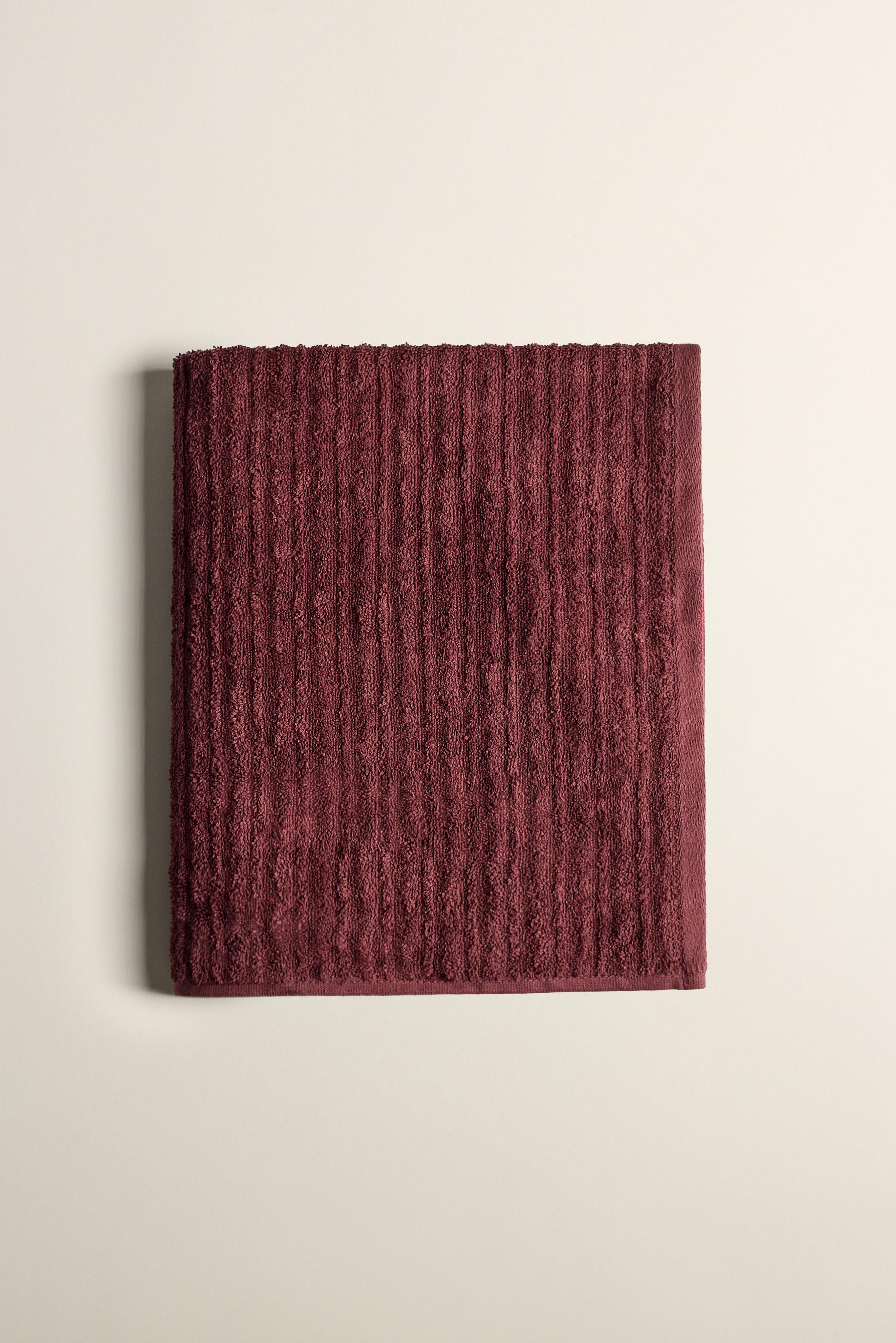 Toalla de baño estructura fina 140 x 70 cm