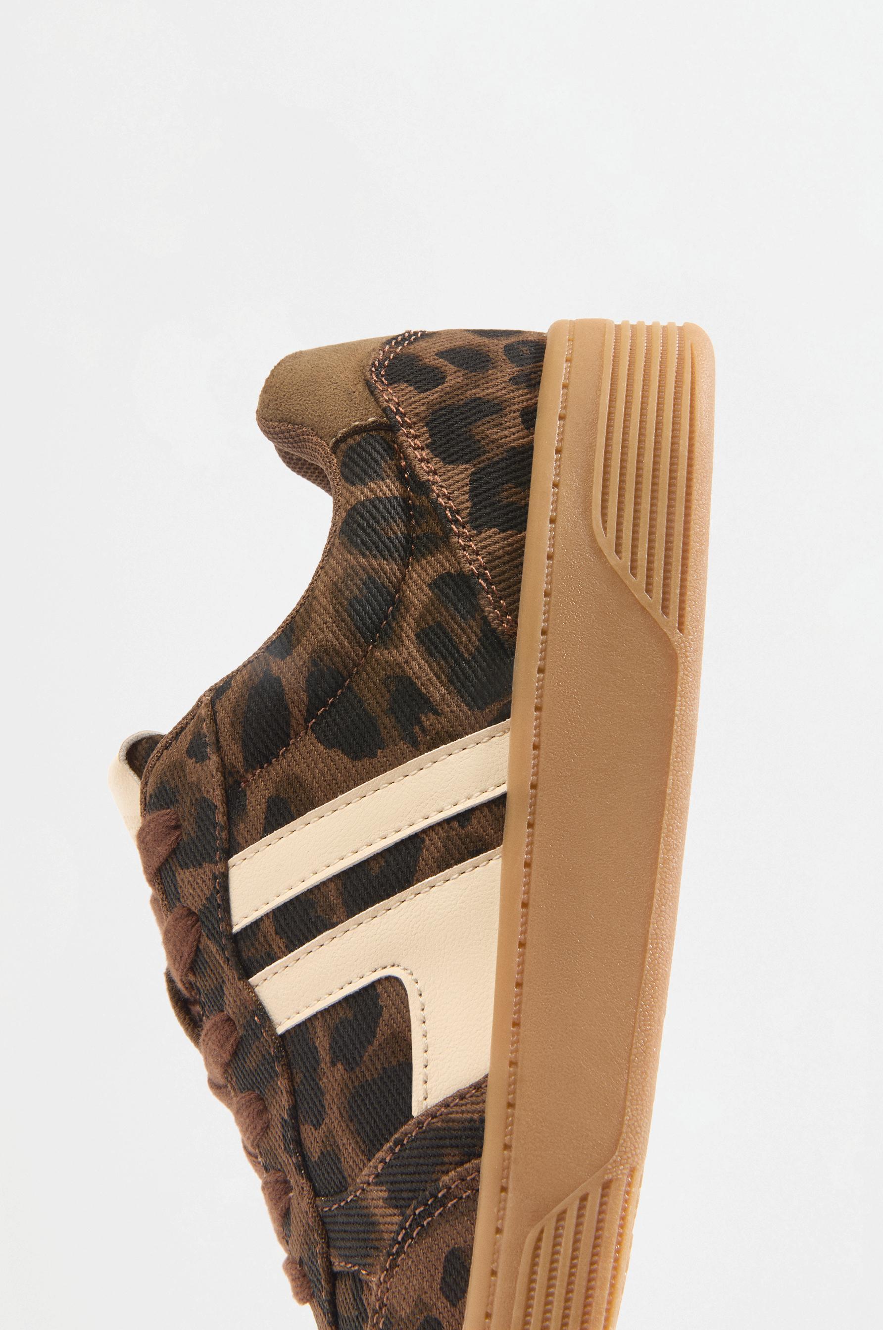 Animal print sneaker with side detail — LEOPARD