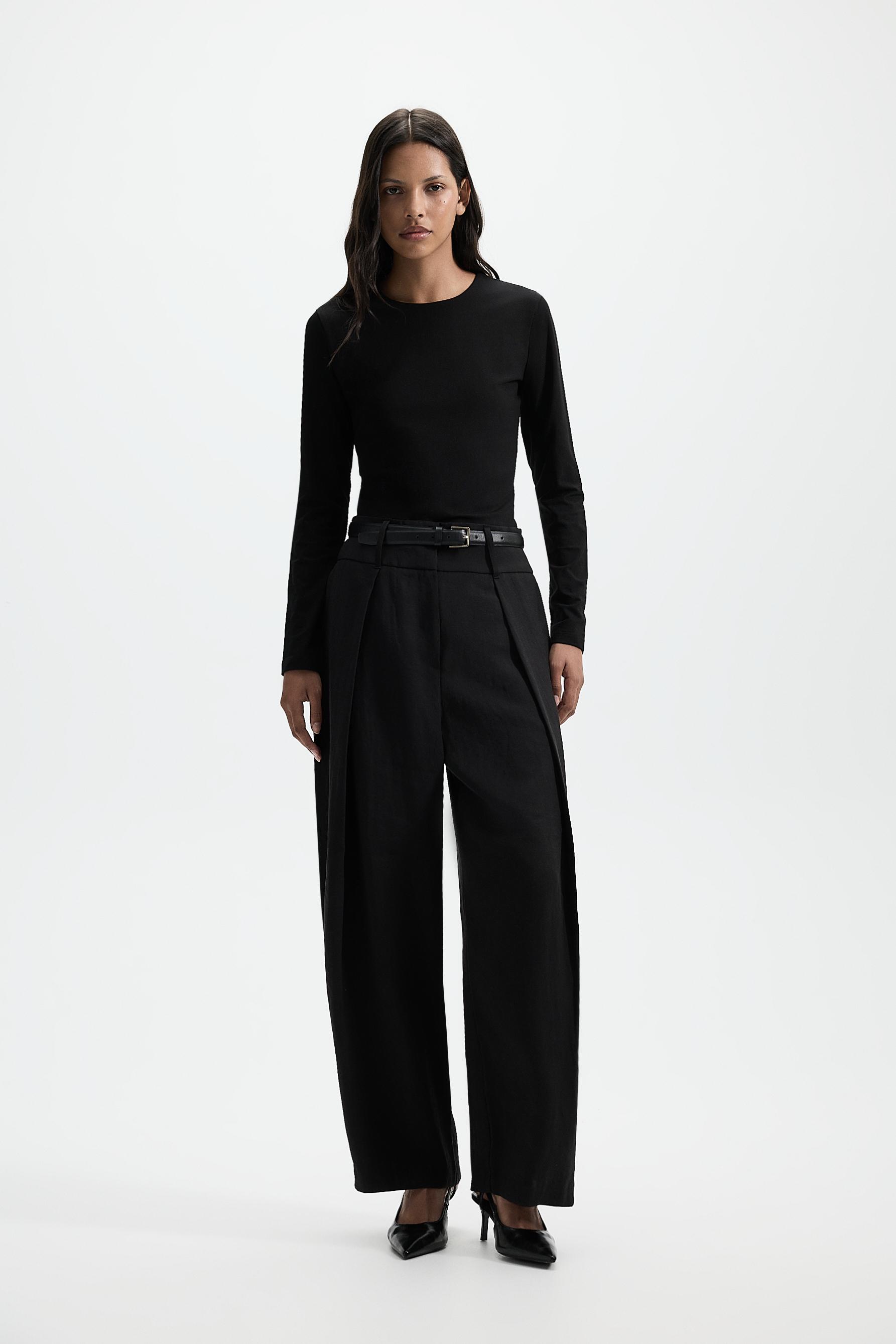 Long sleeve V-neck T-shirt — BLACK