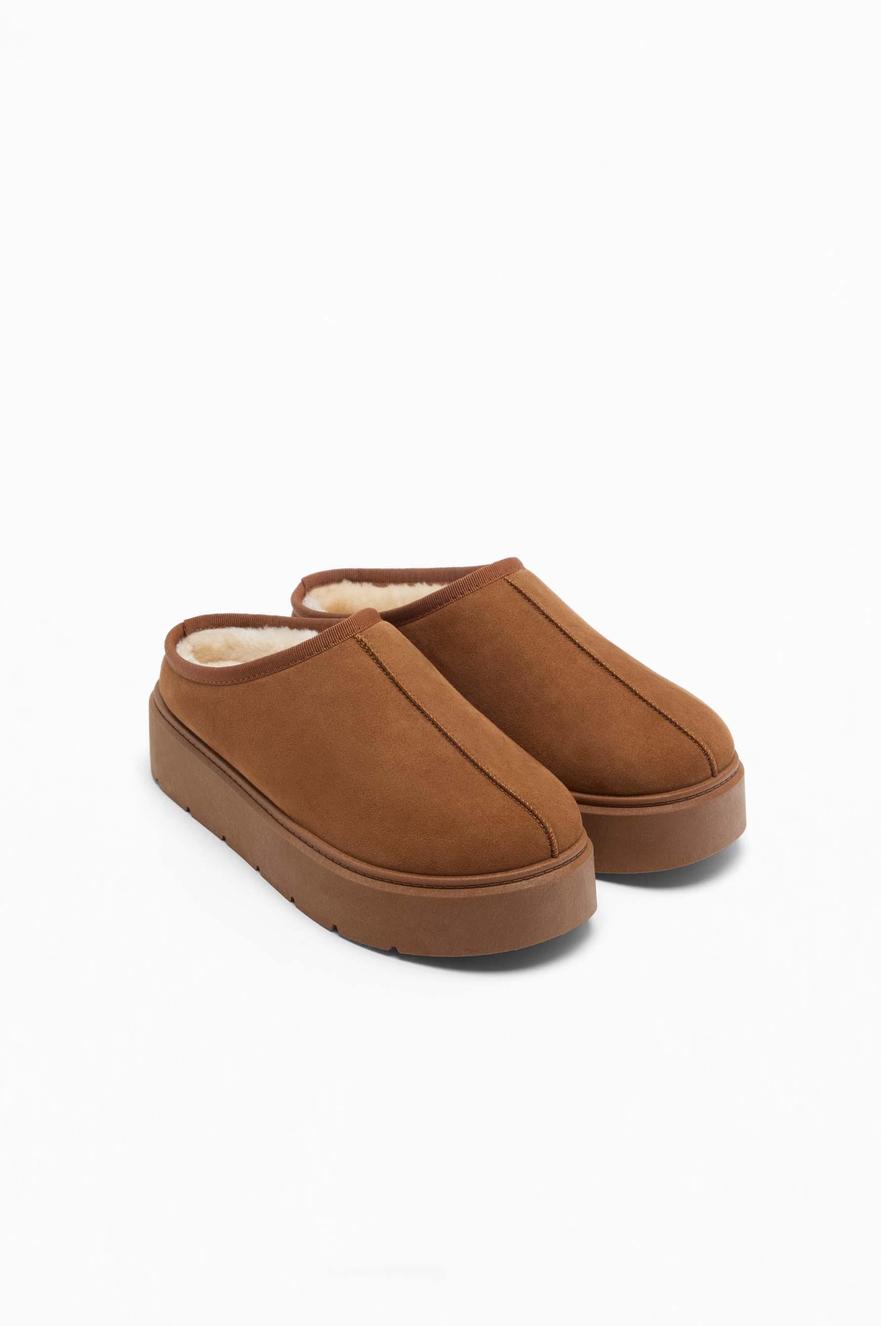 Platform clogs — LEATHER