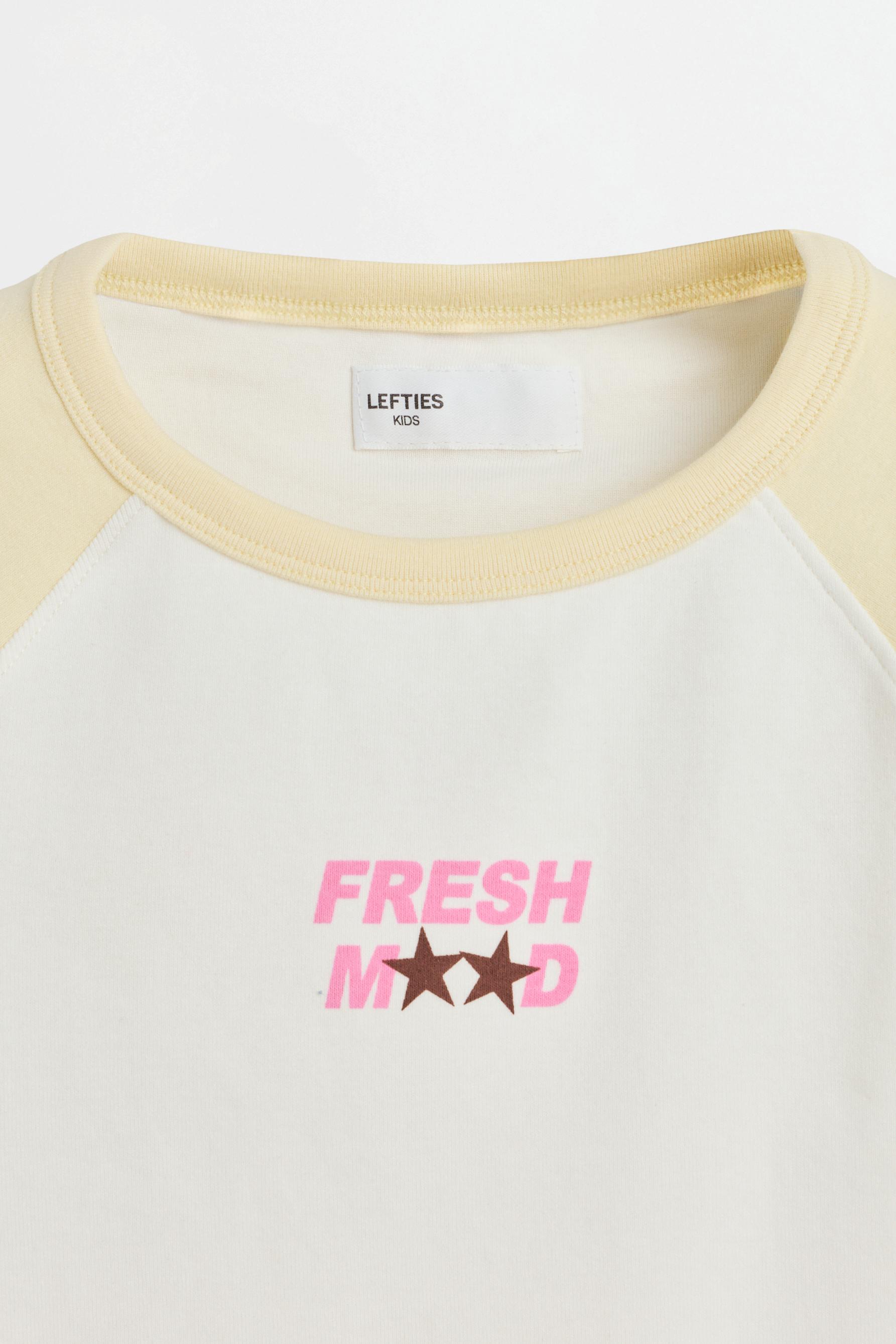 Raglan sleeve T-shirt — VANILLA