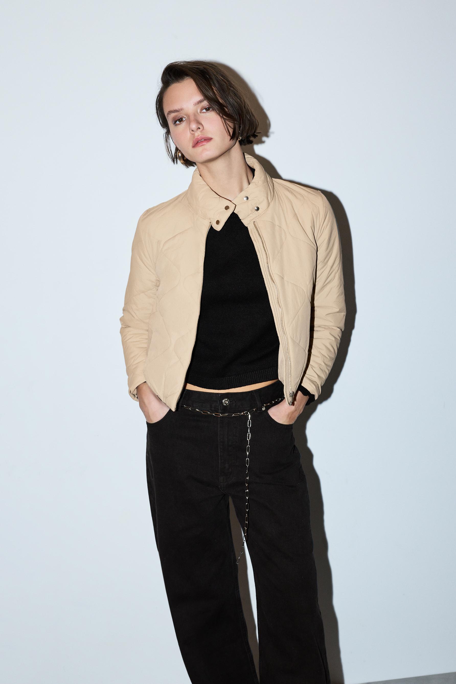 Cazadora acolchada cuello