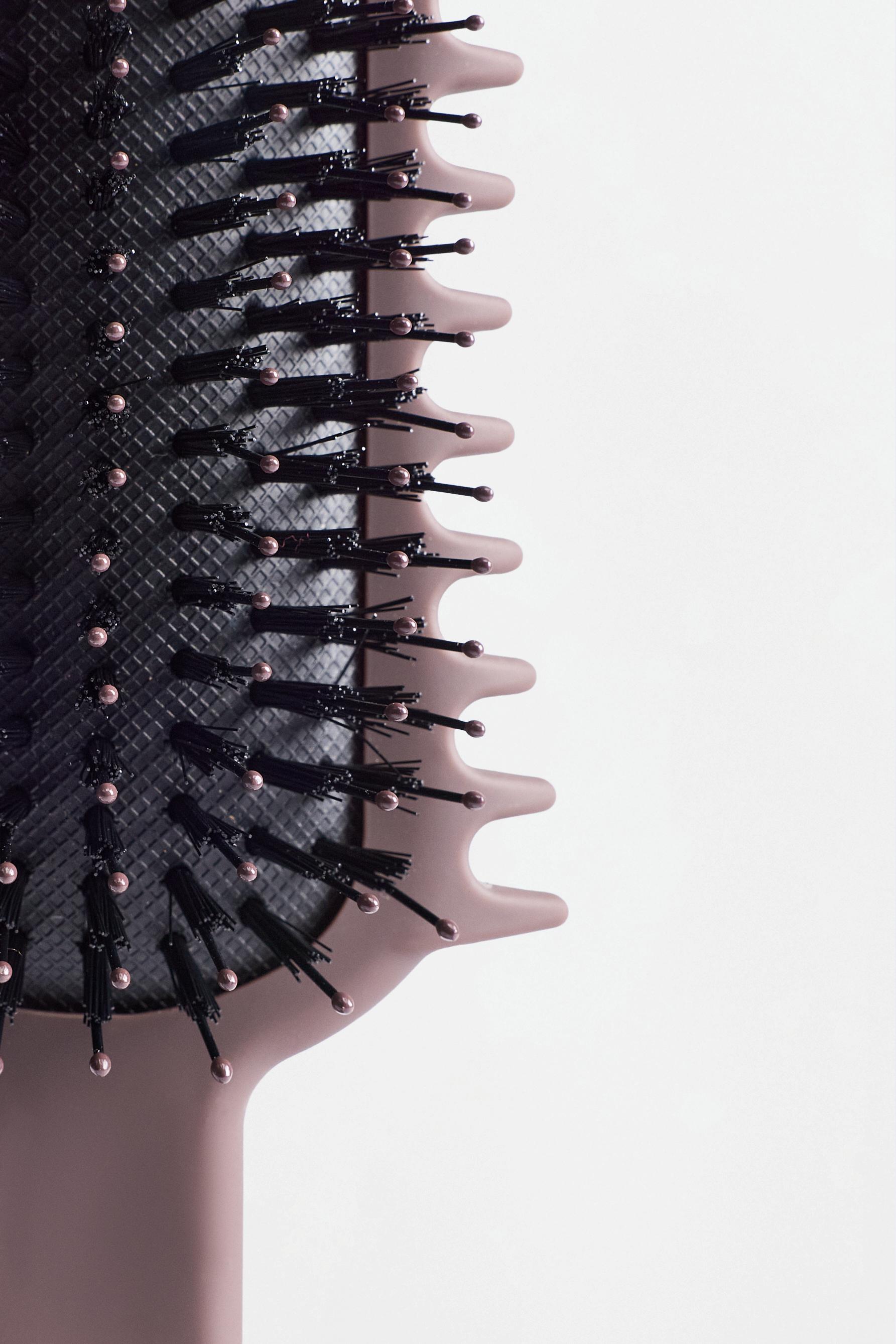 Curly fur brush — MINK