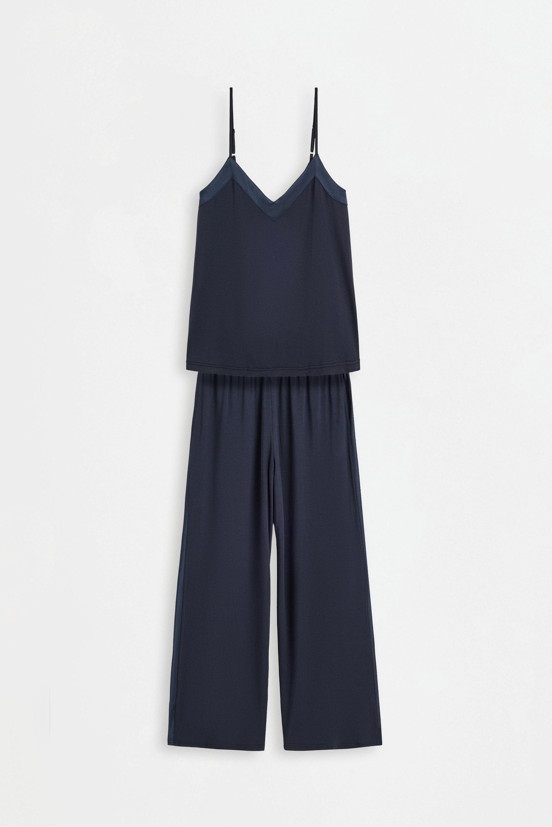 Flowing pyjamas — NAVY