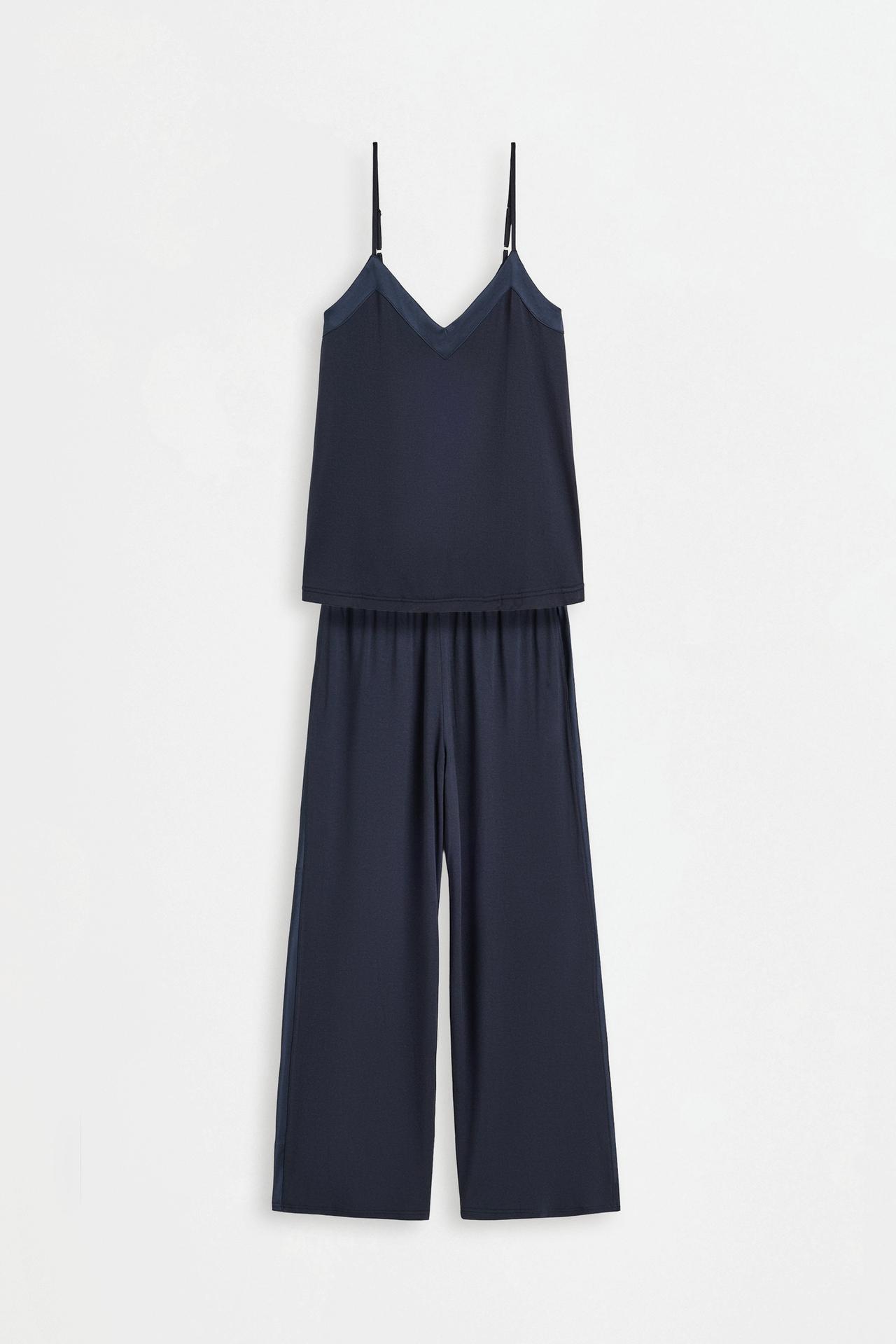 Flowing pyjamas — NAVY