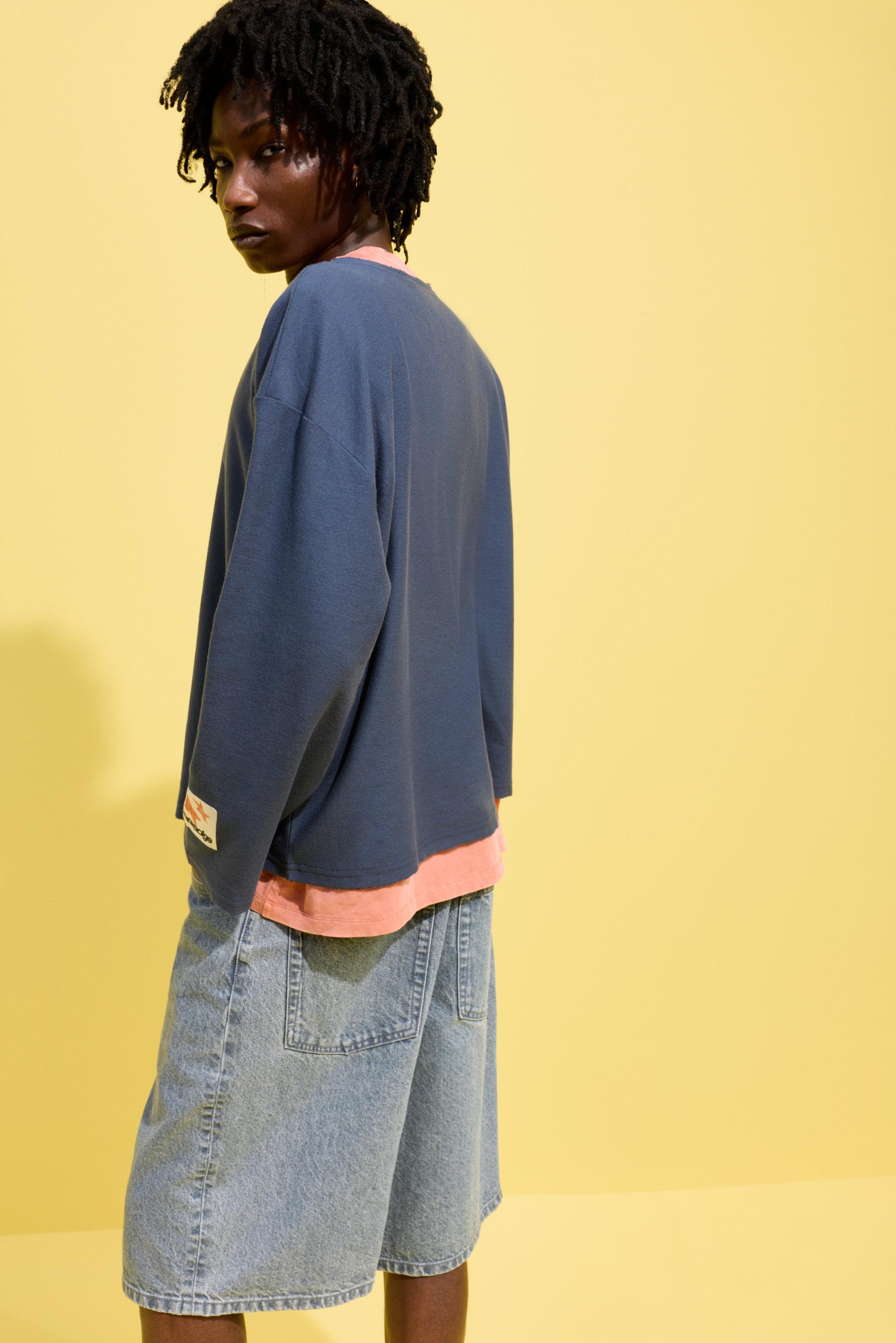 Textured patch T-shirt — FADED BLUE