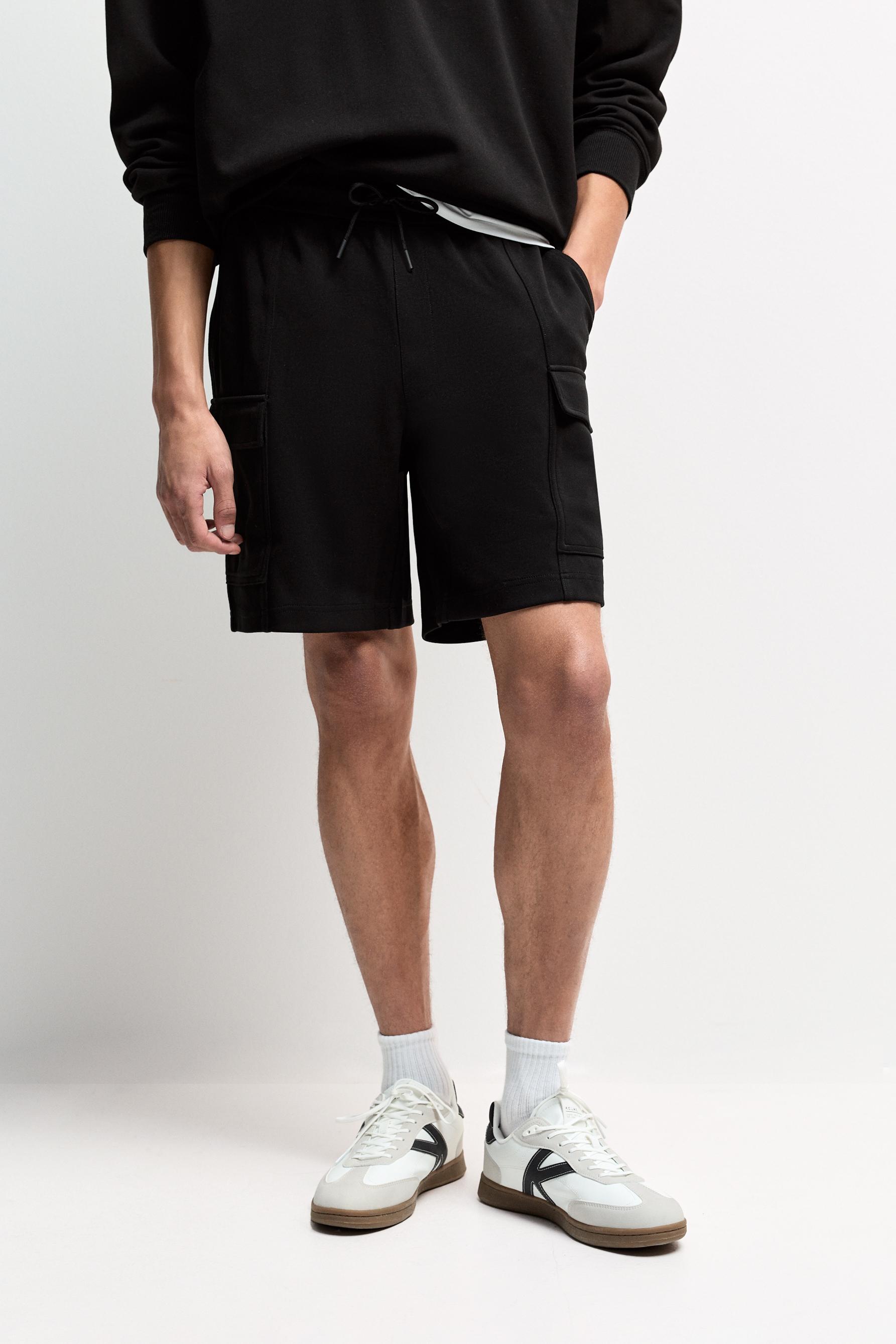 Interlock cargo Bermuda shorts — BLACK