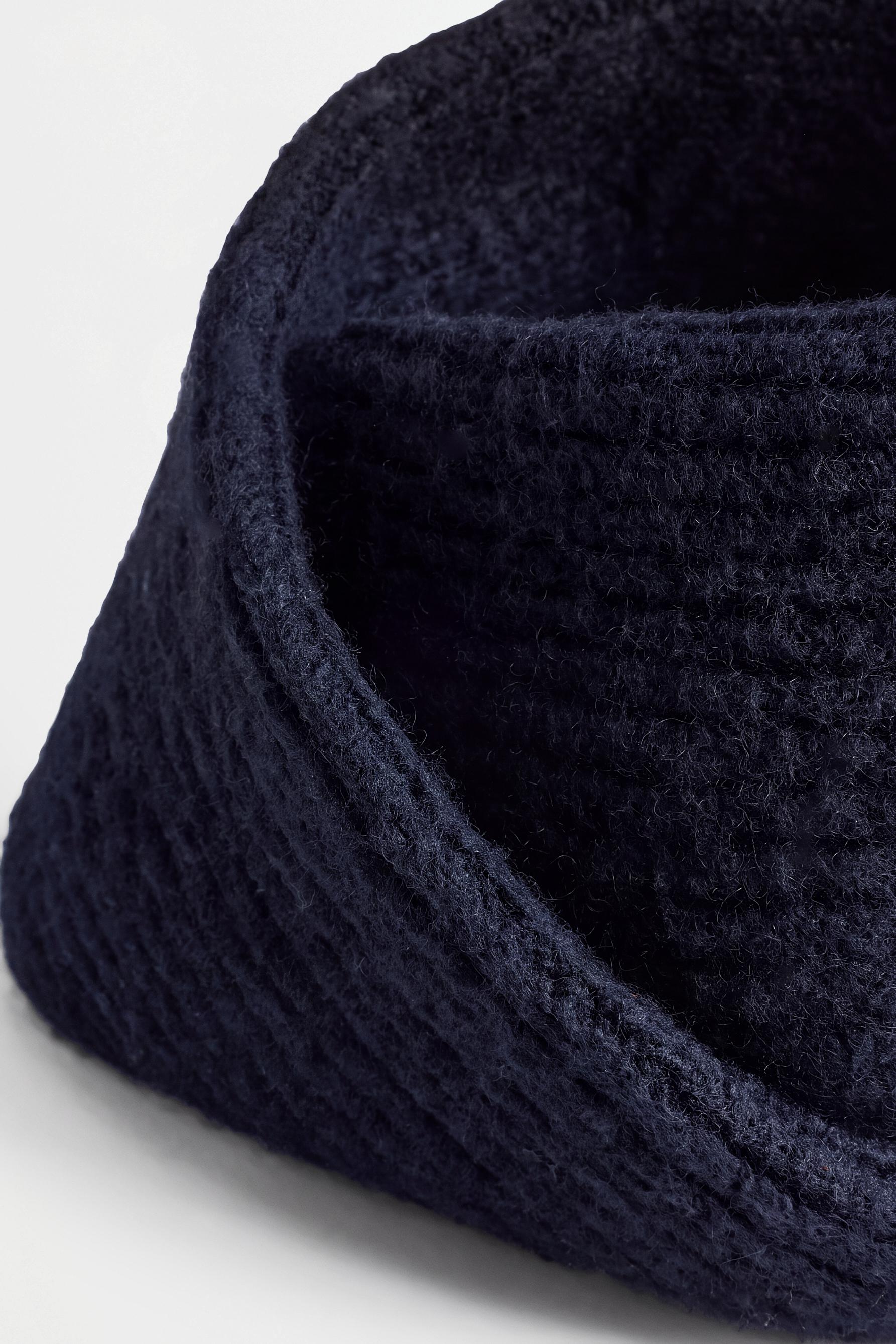 Ribbed knit snood — NAVY