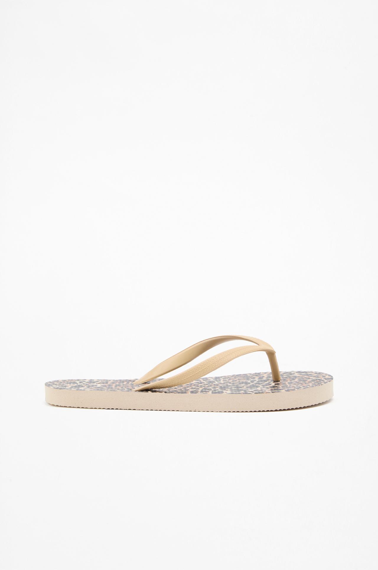 Animal print bath sandal — LEOPARD