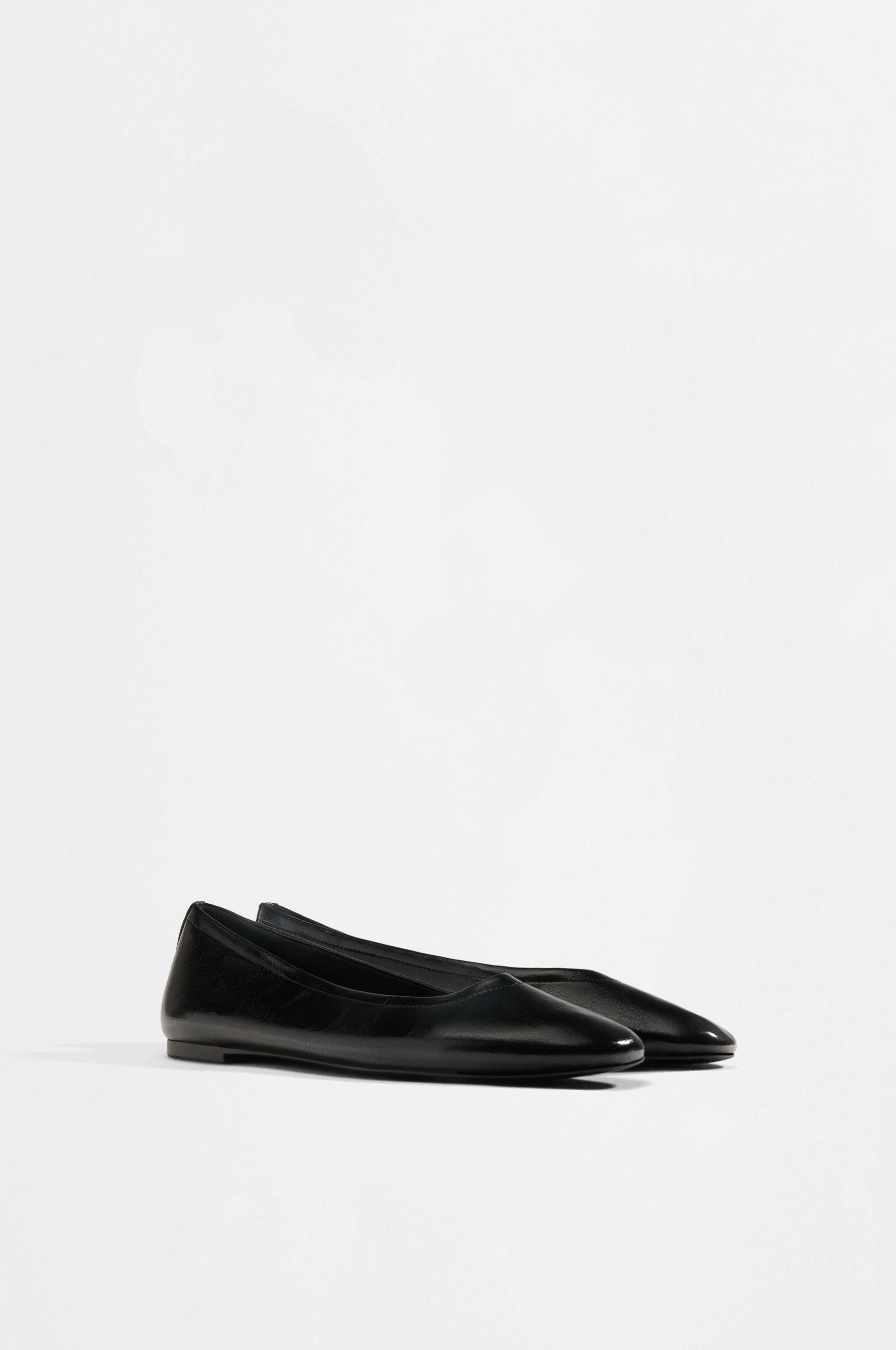 Minimalist ballet flats — BLACK