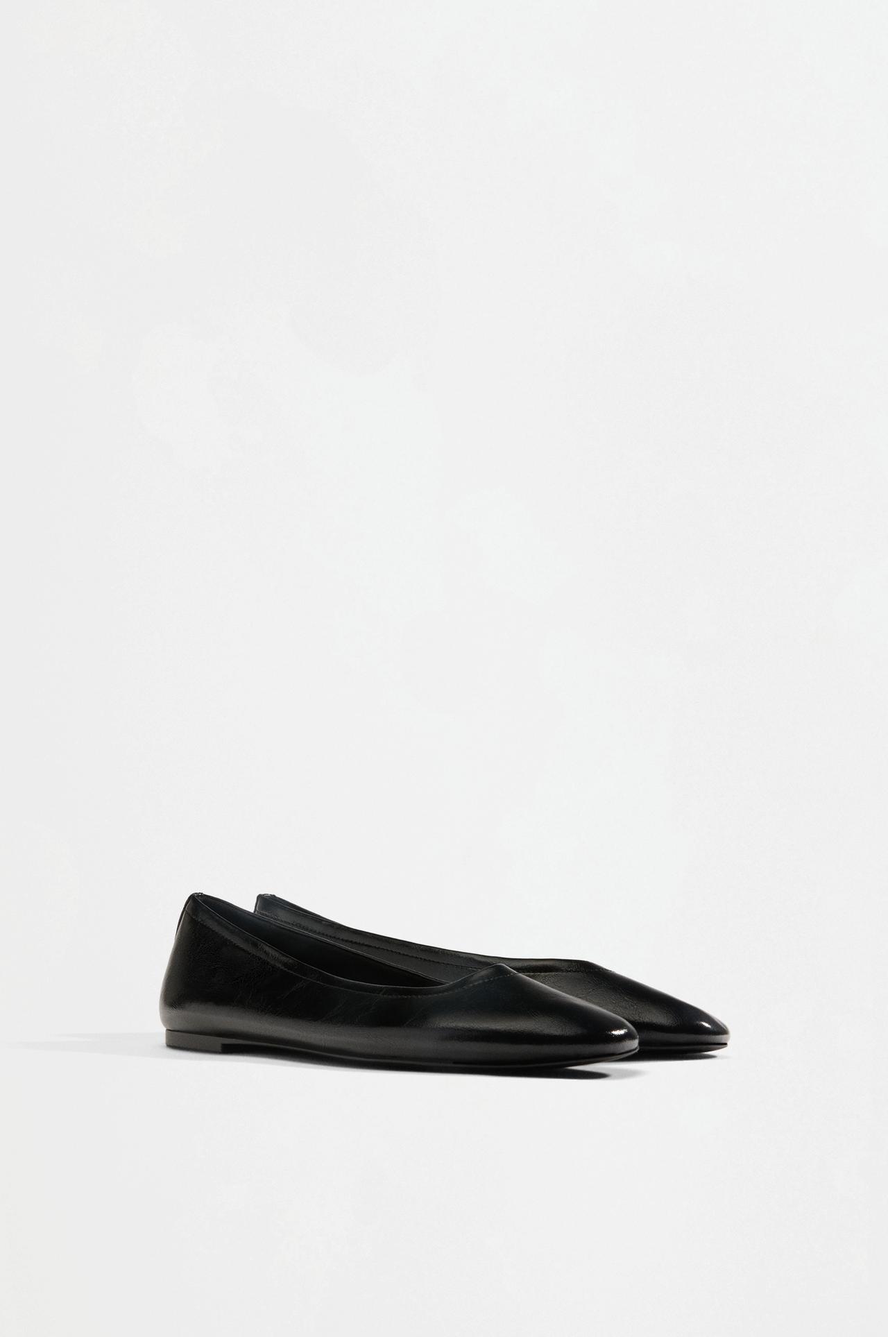 Minimalist ballet flats — BLACK