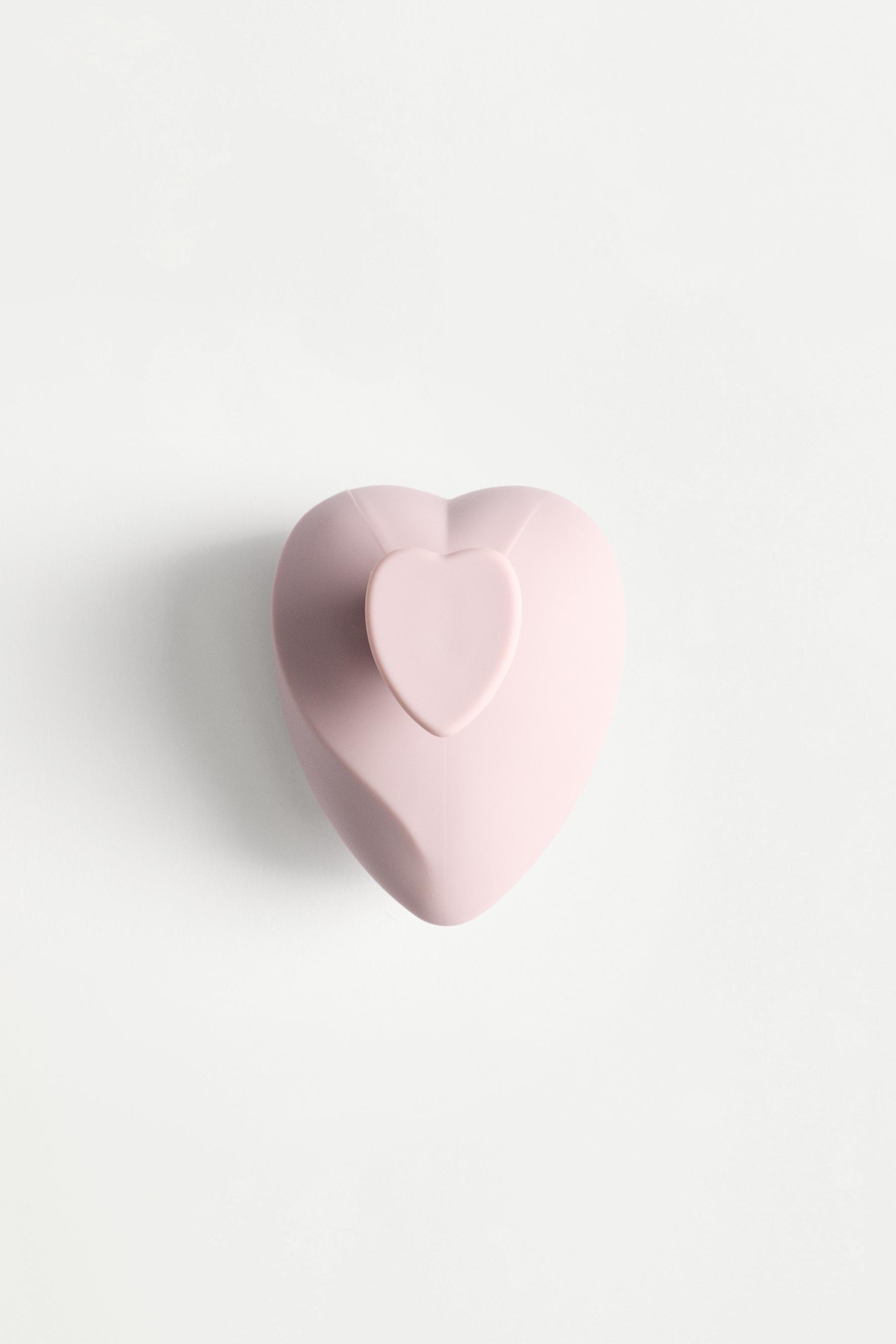 Heart scalp massager — CHALK PINK