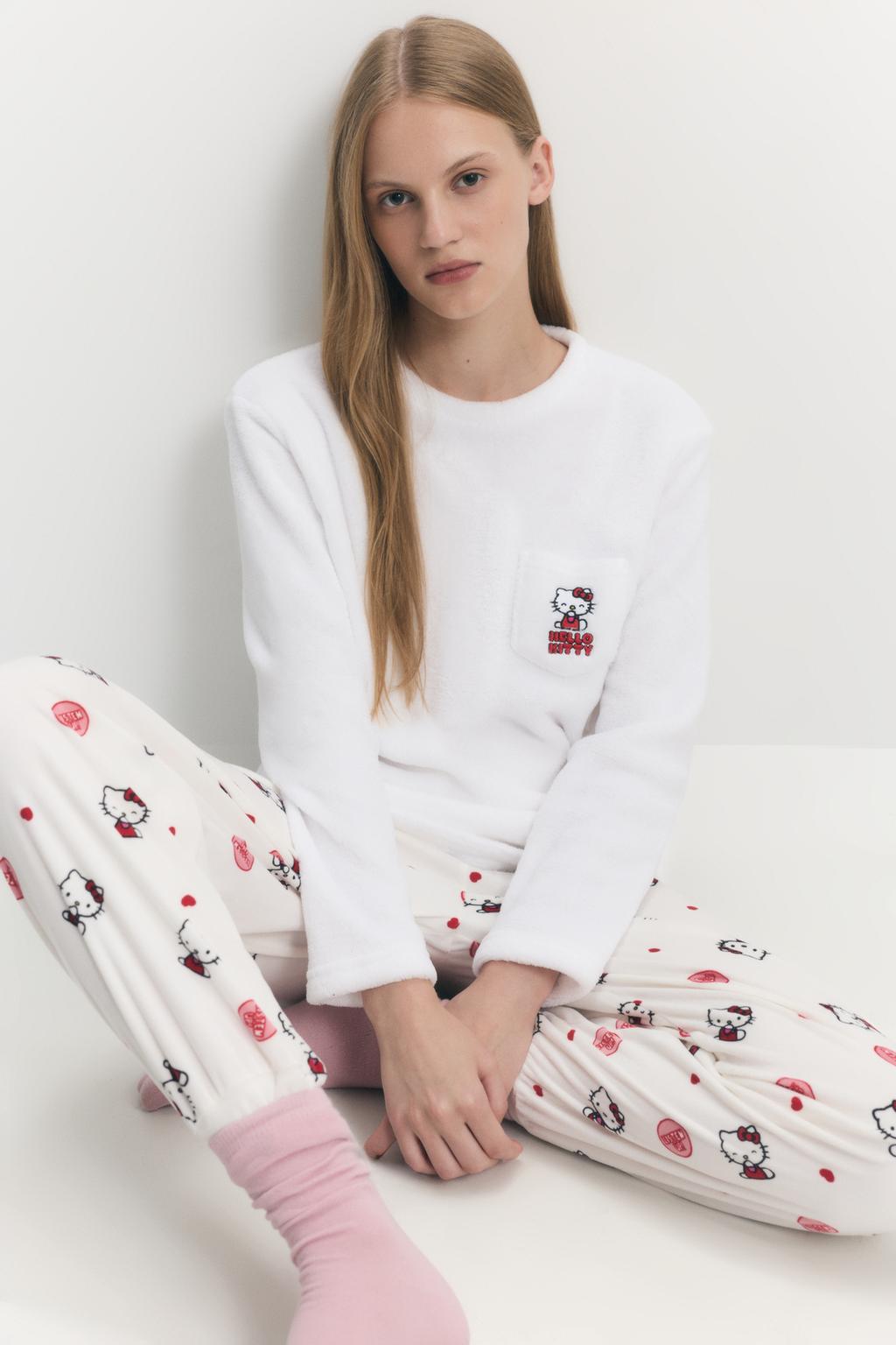 Hello Kitty ©SANRIO fuzzy pyjamas
