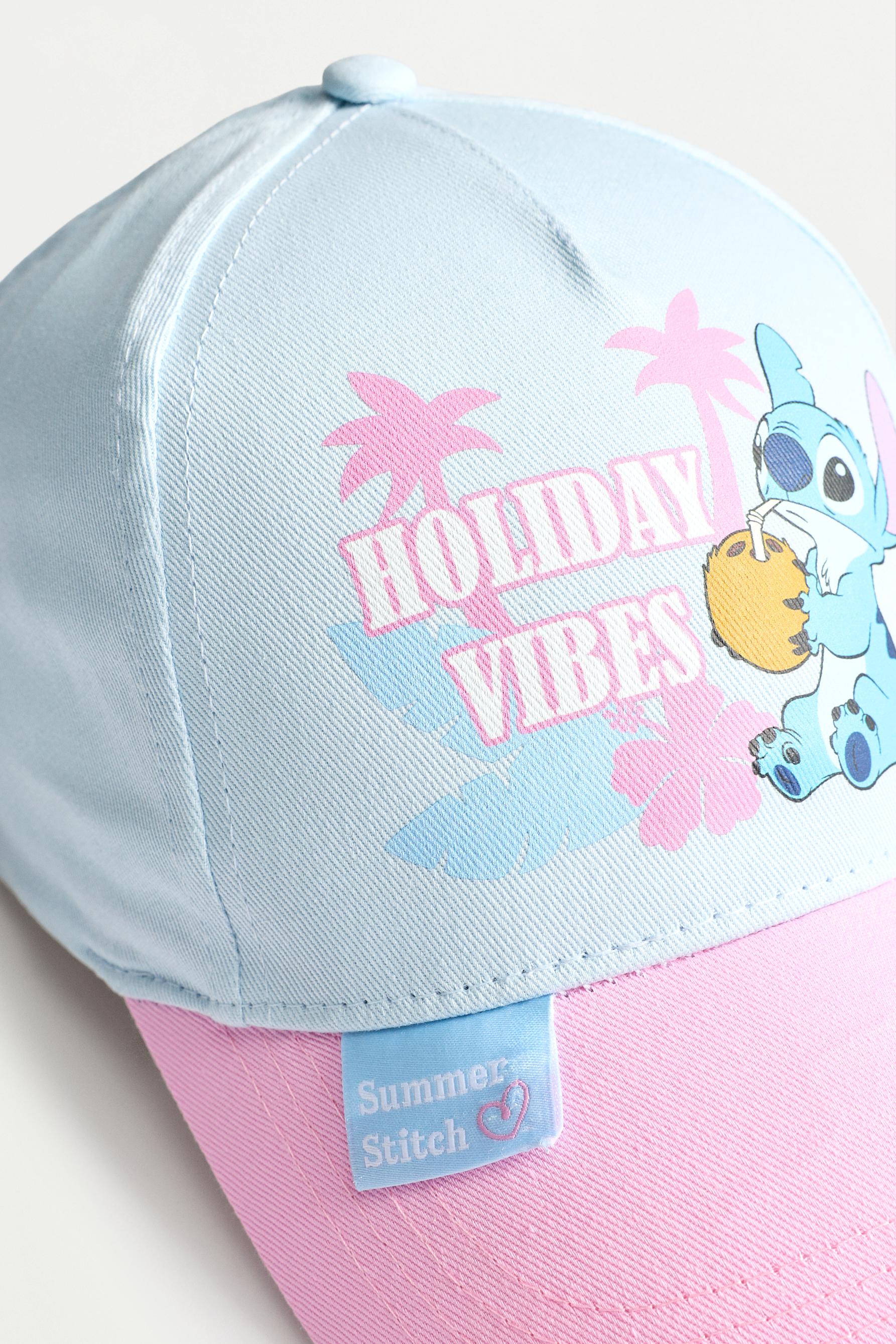Stitch ©Disney Holiday Vibes Cap — FADED SKY BLUE