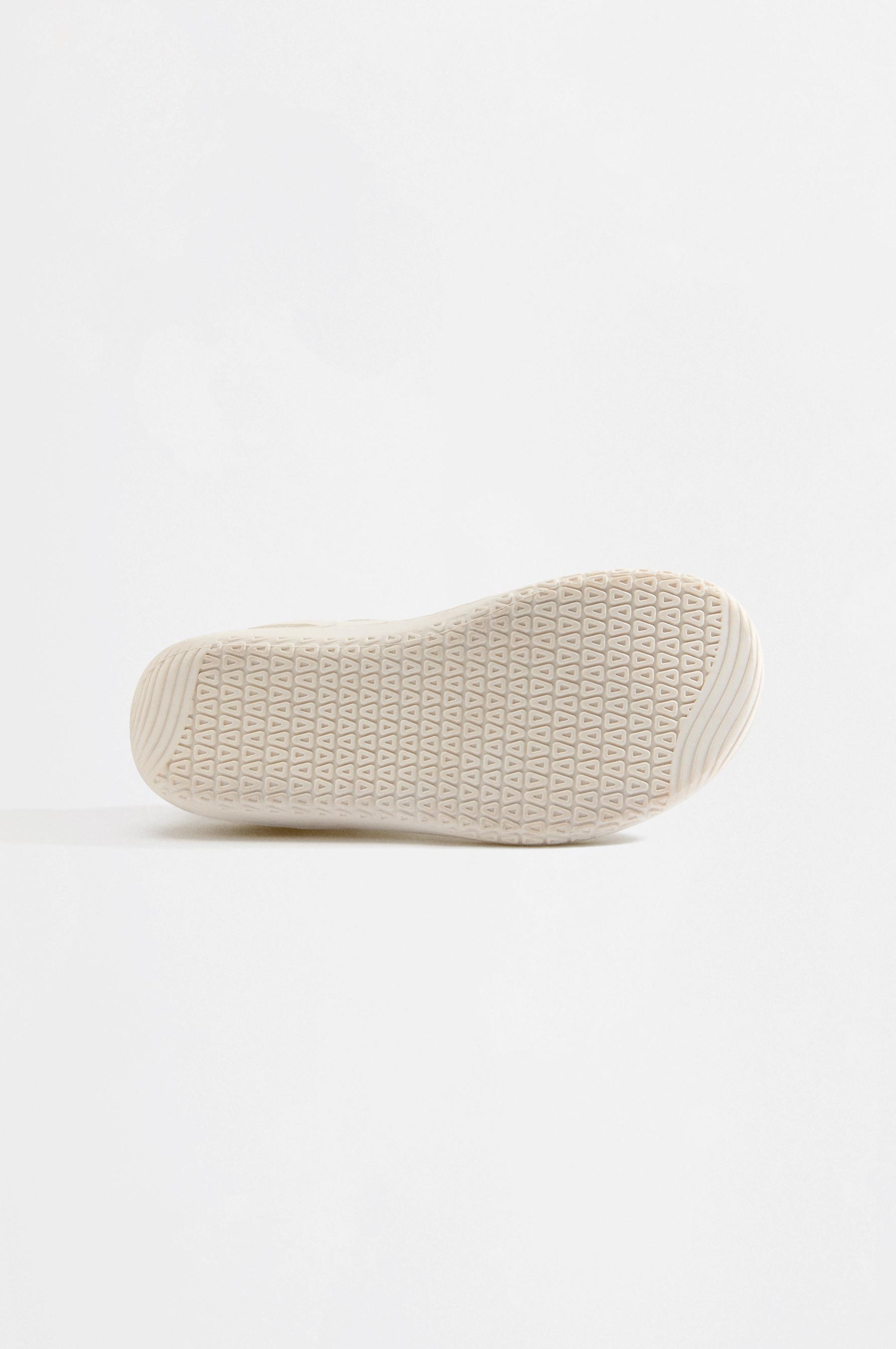 Casual sneakers — WHITE