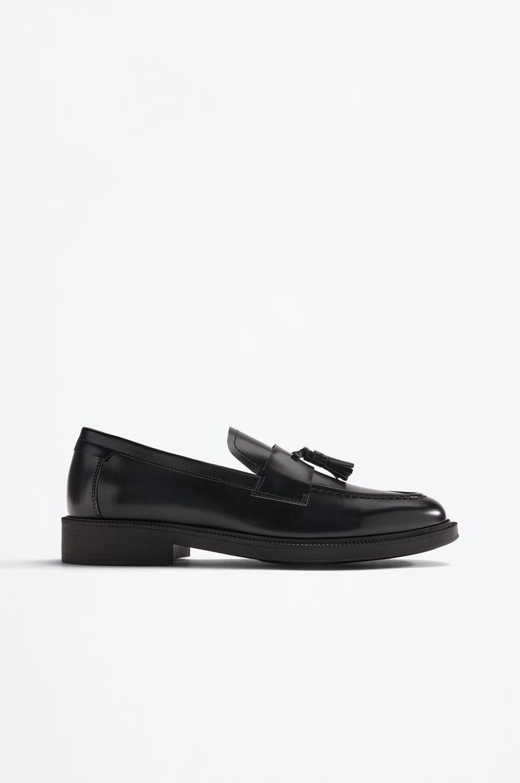 Tassel loafer shoe — BLACK