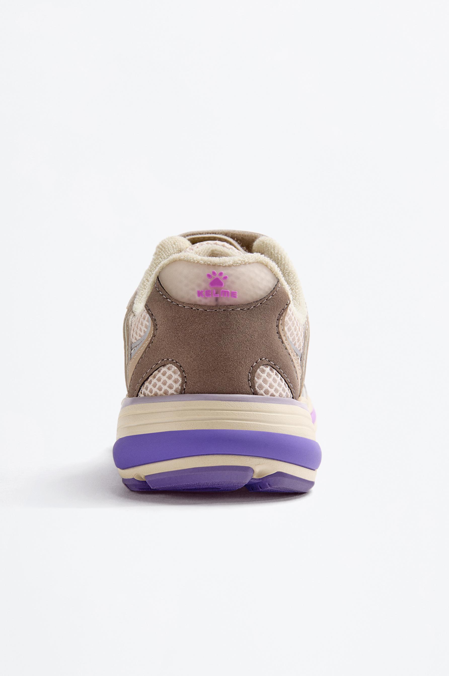 Kelme multi-piece athletic shoe — BEIGE