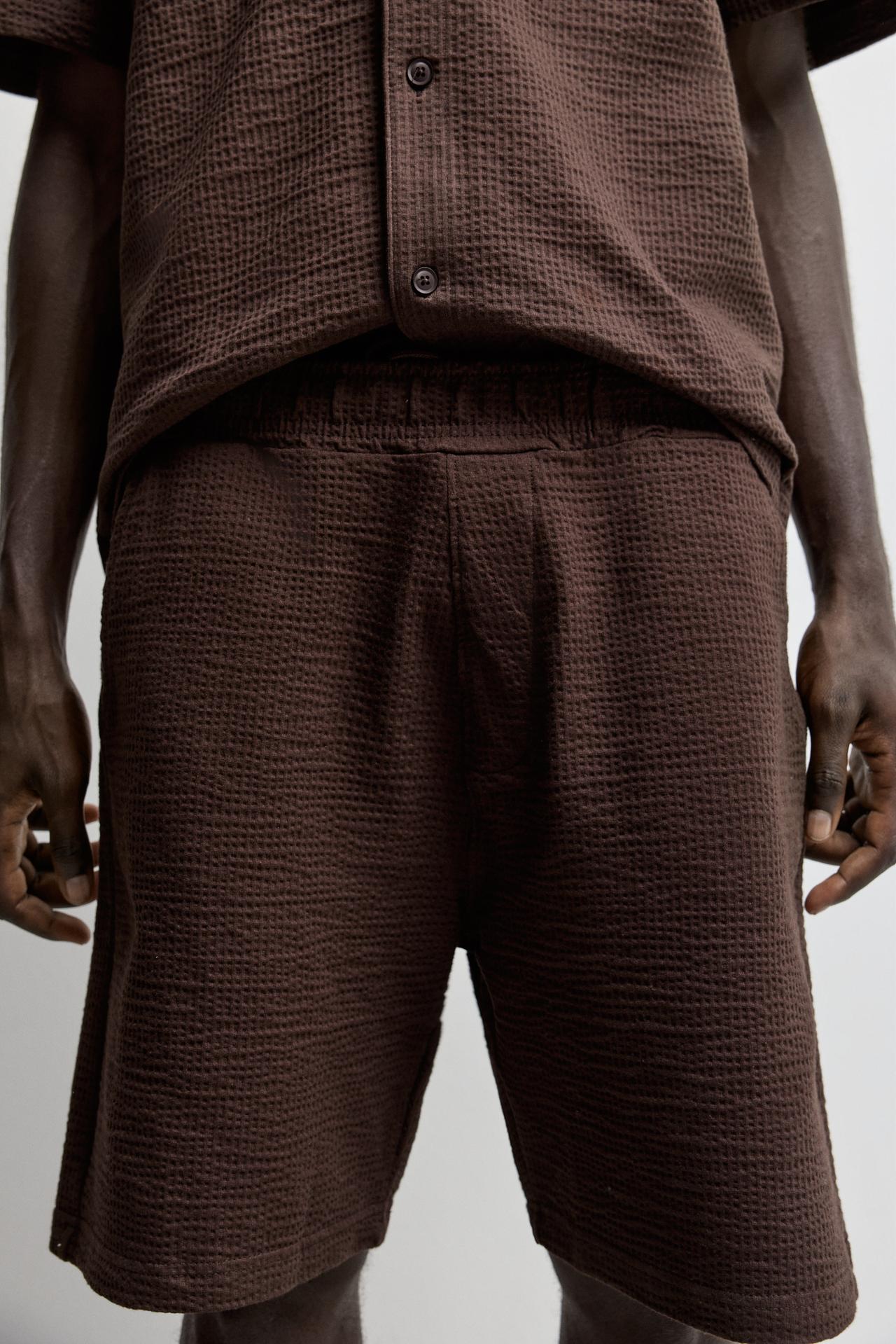 Seersucker Bermuda shorts — CHOCOLATE