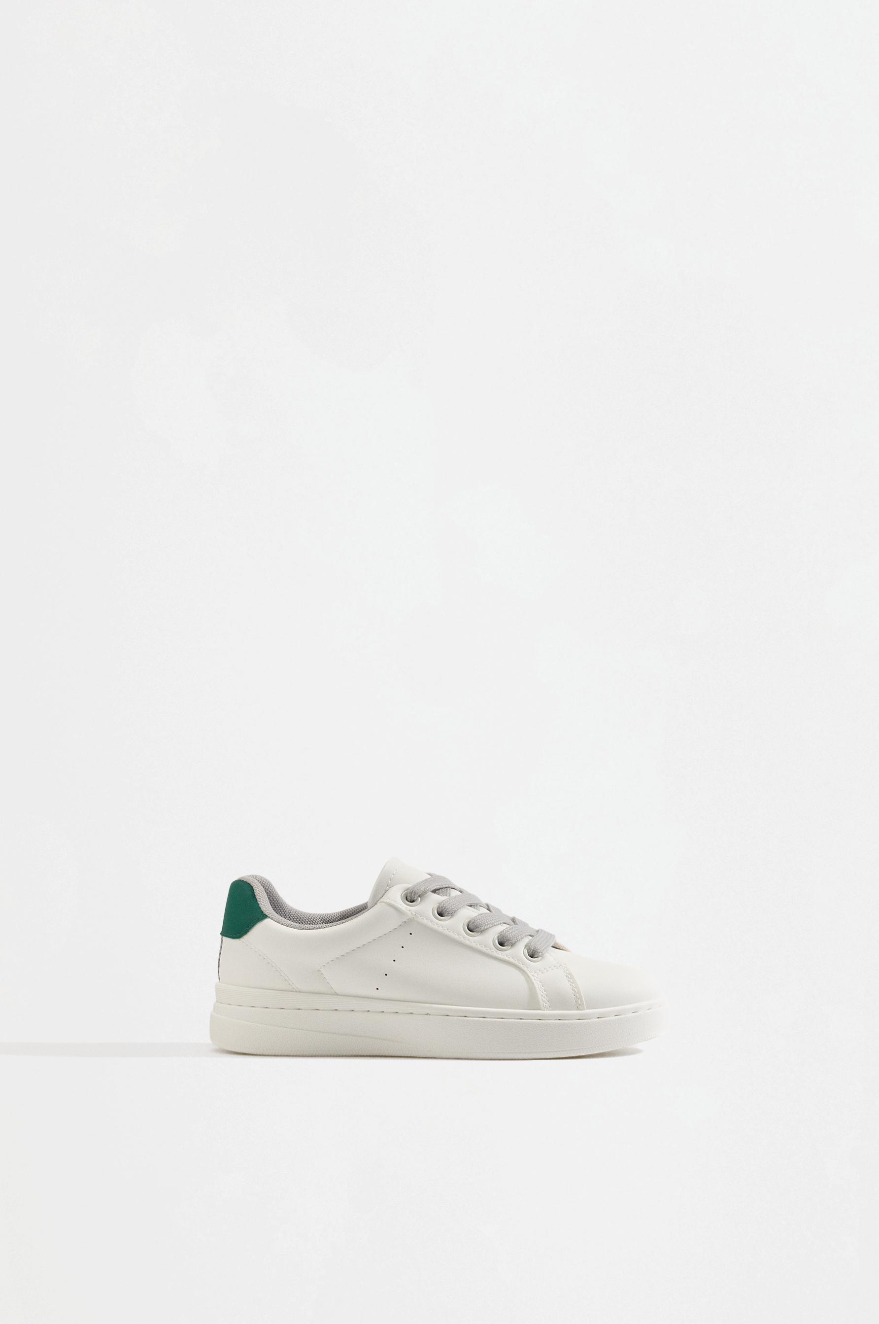 Casual sneakers — WHITE