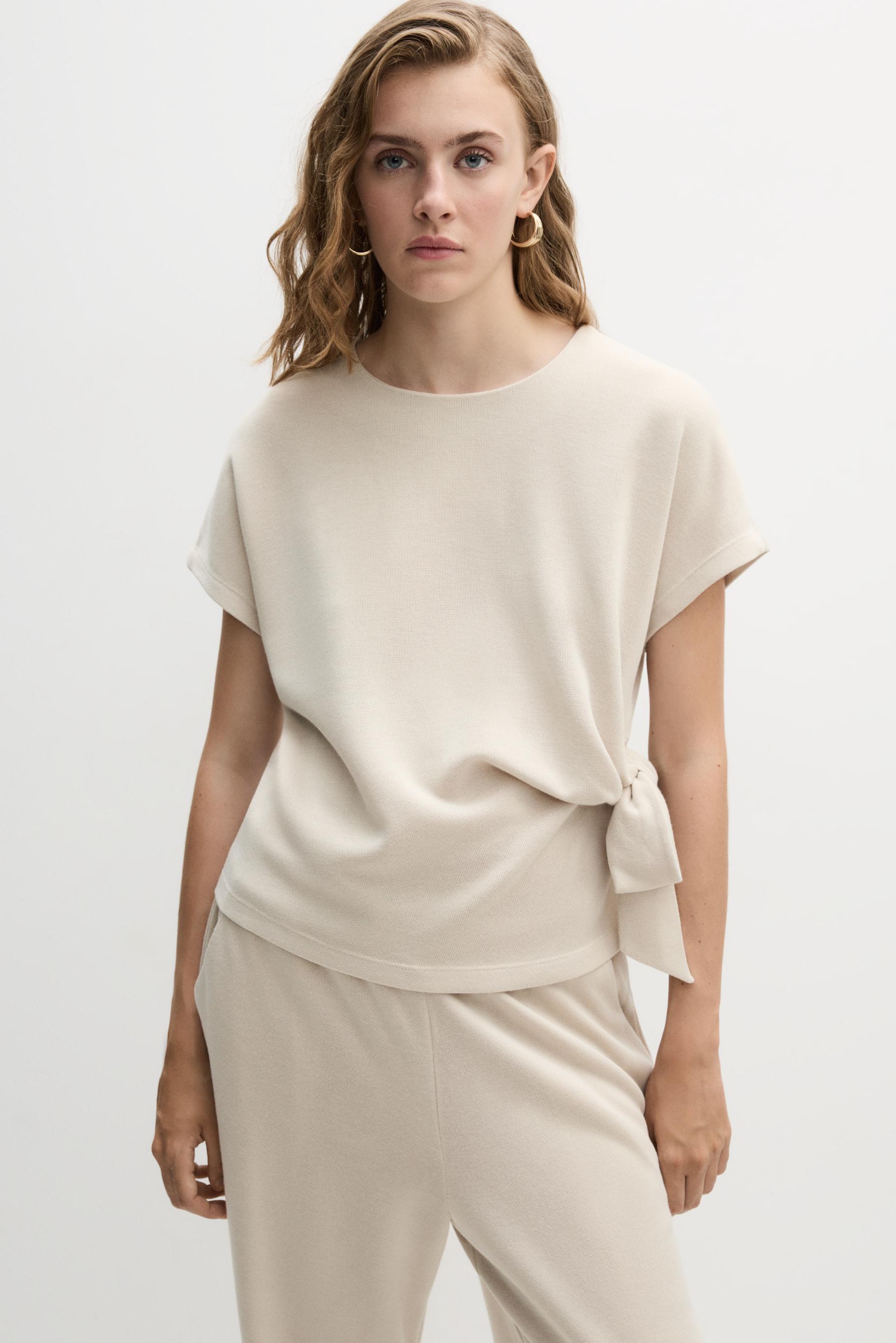 Camiseta nudo lateral